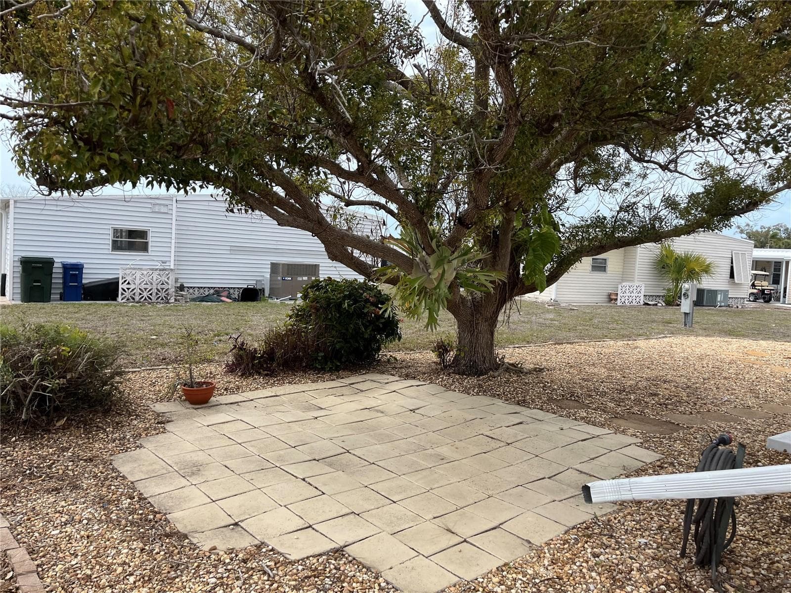 Manufactured Home at 873 BAVENO DR, VENICE, photo 4 of 38