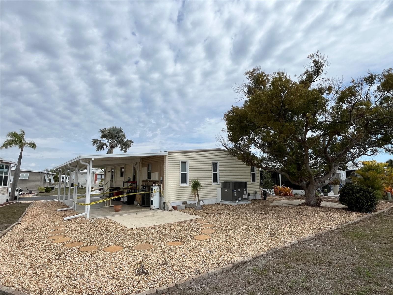 Manufactured Home at 873 BAVENO DR, VENICE, photo 6 of 38