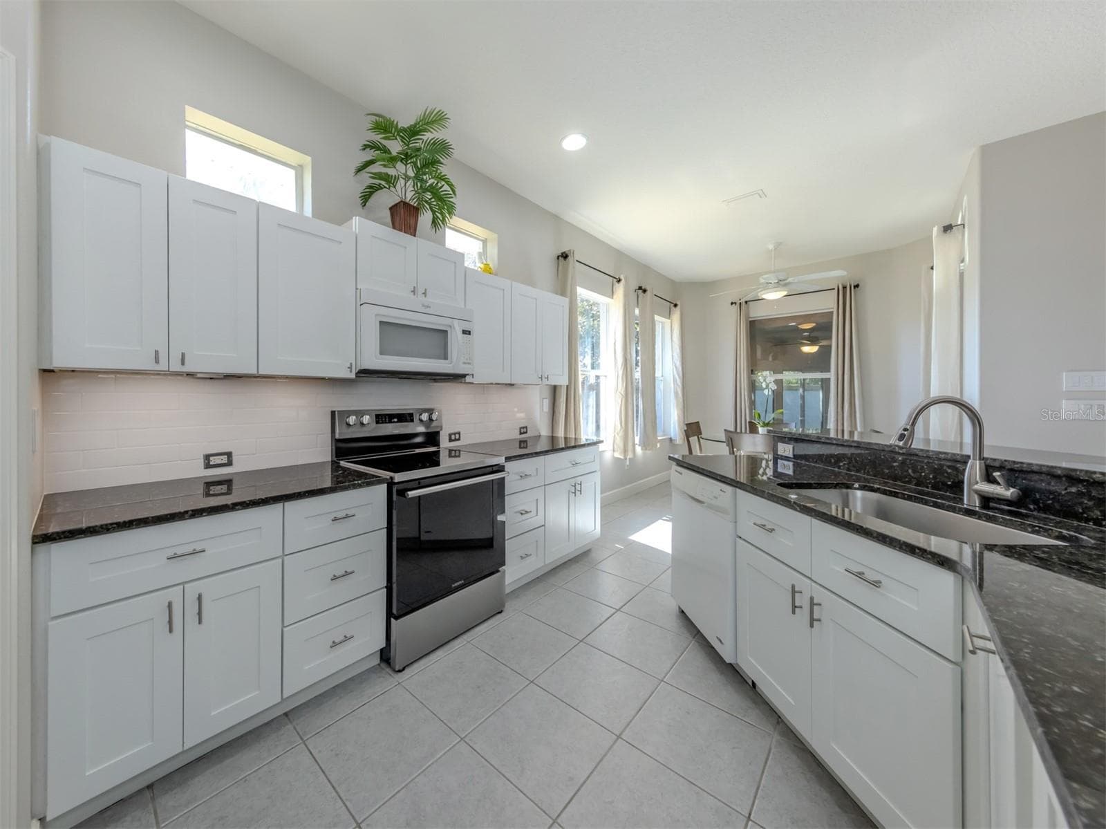 Single Family Residence at 111 WAYFOREST DR, VENICE, photo 14 of 60