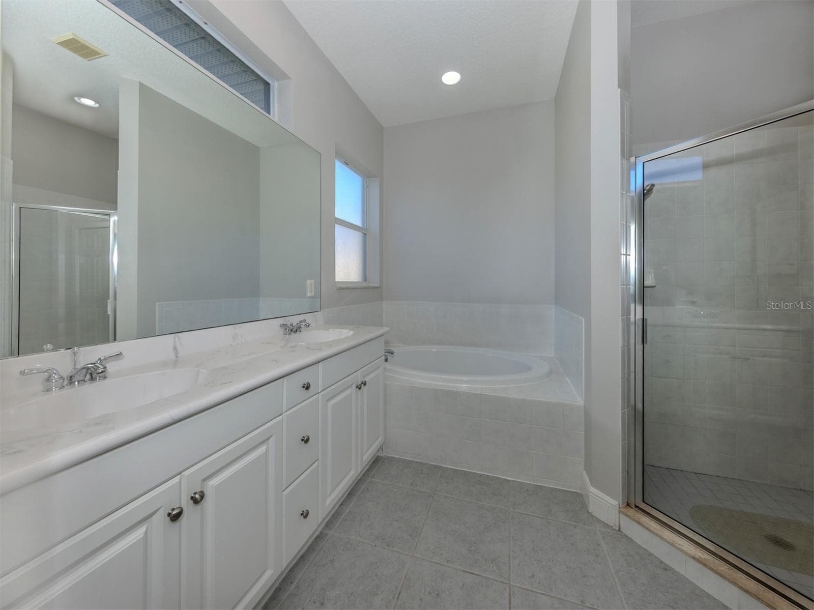 Single Family Residence at 111 WAYFOREST DR, VENICE, photo 17 of 60