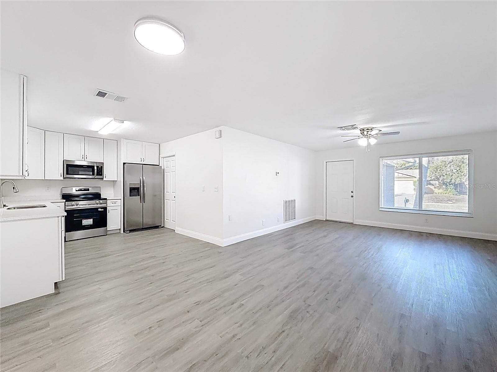 Single Family Residence at 819 HELMSMAN WAY, PALM HARBOR, photo 7 of 26