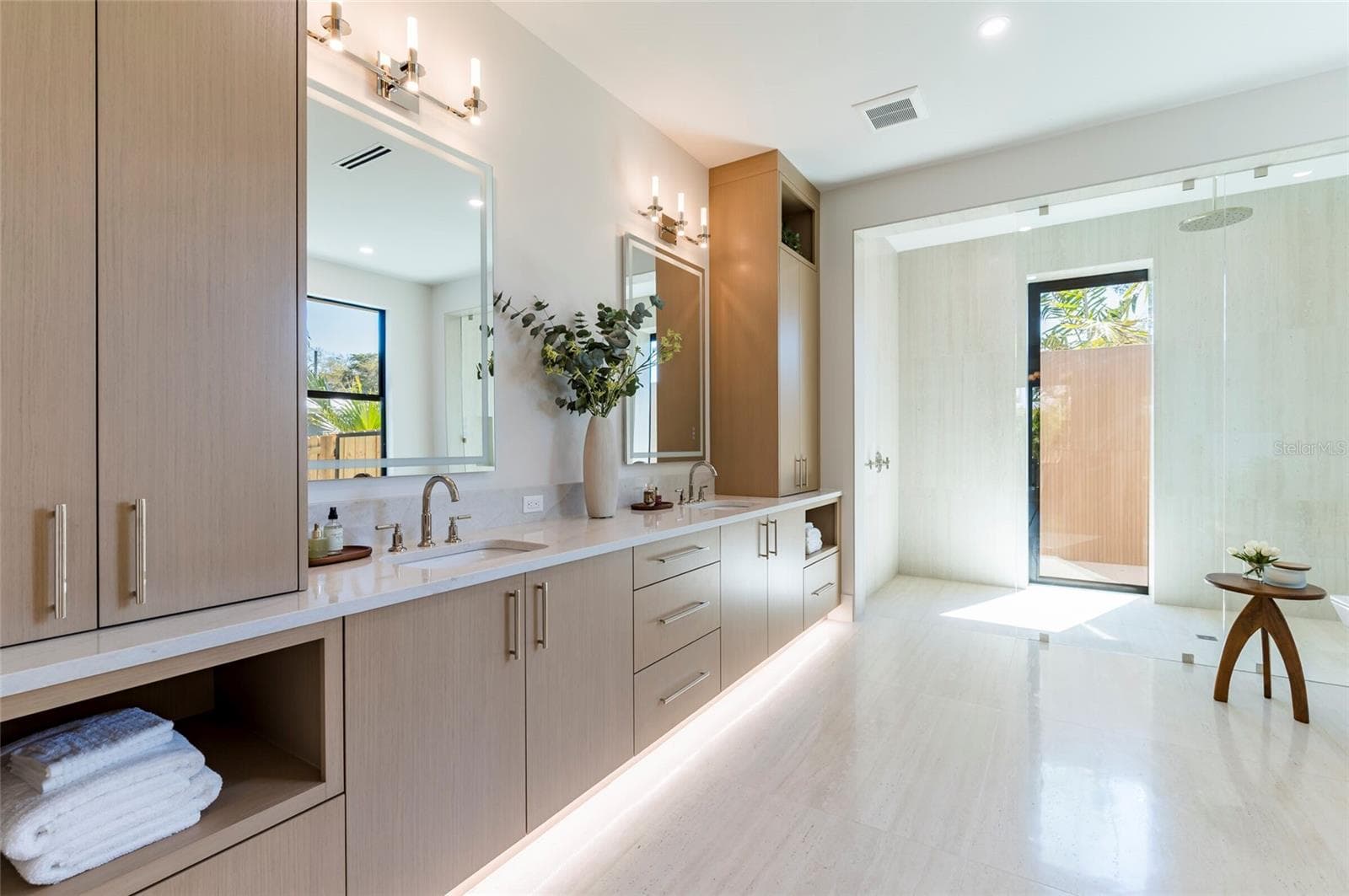 Master Bath Cabinetry and Dual Vanities - 1959 WISTERIA ST, SARASOTA