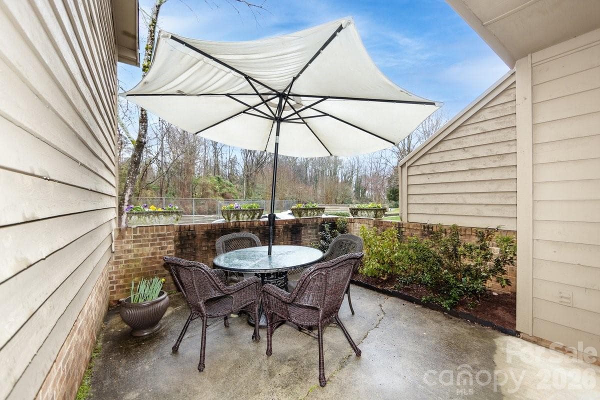 Patio - Colony Crossing, Charlotte