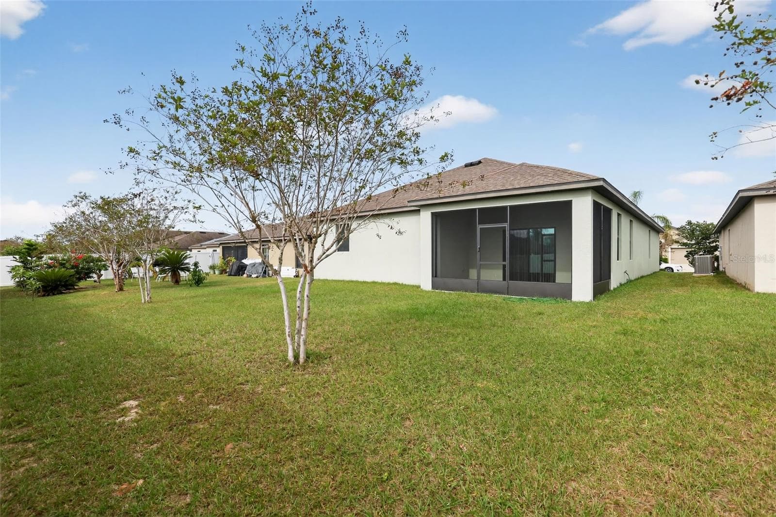 Single Family Residence at 508 DELTA AVE, GROVELAND, photo 2 of 17