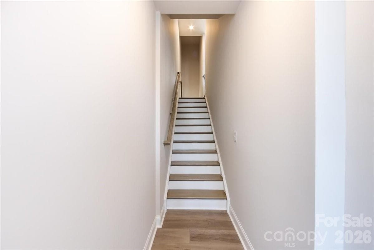 Oak Box Stairs - 909 Archway Lane, Charlotte