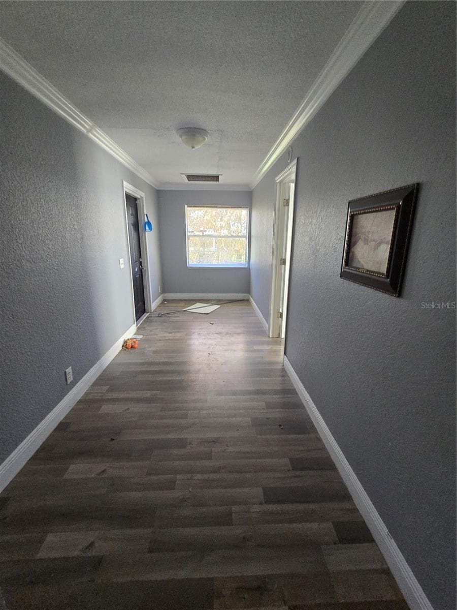 Single Family Residence at 125 EDGEWATER DR, WINTER HAVEN, photo 5 of 13