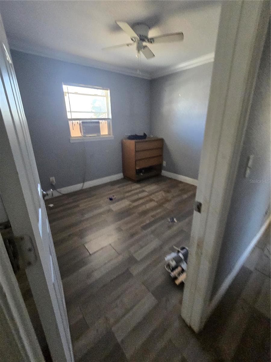 Single Family Residence at 125 EDGEWATER DR, WINTER HAVEN, photo 11 of 13
