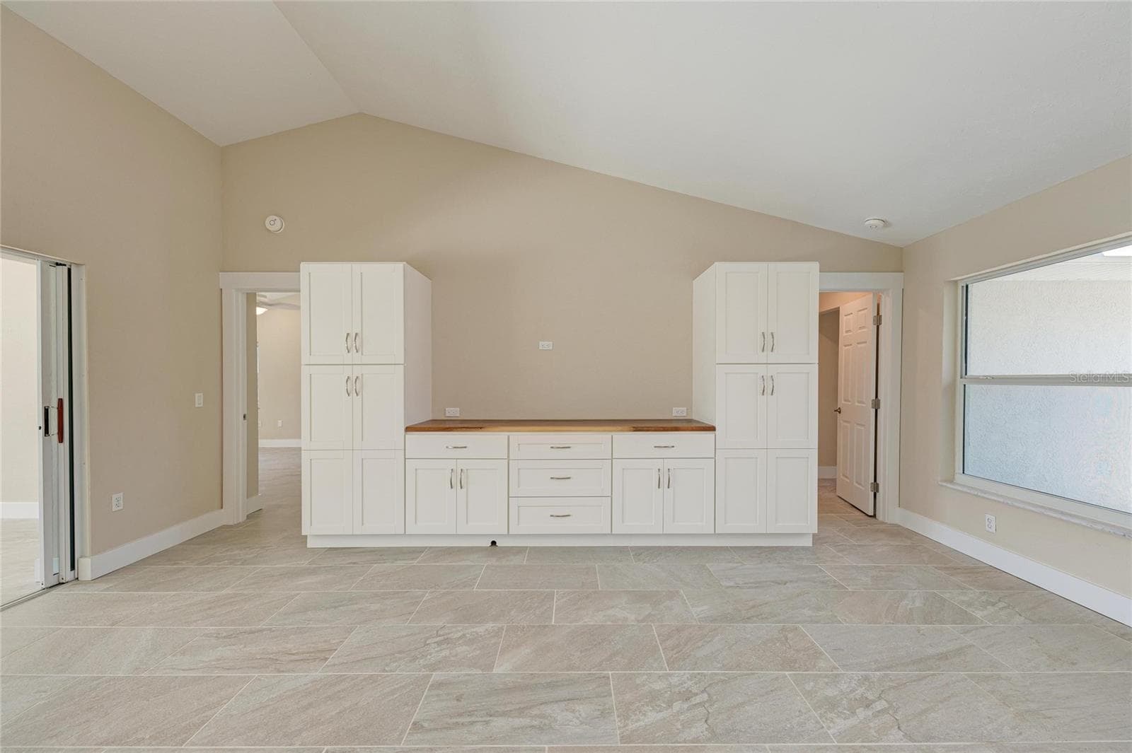 Single Family Residence at 1679 VALLEY DR, VENICE, photo 22 of 82