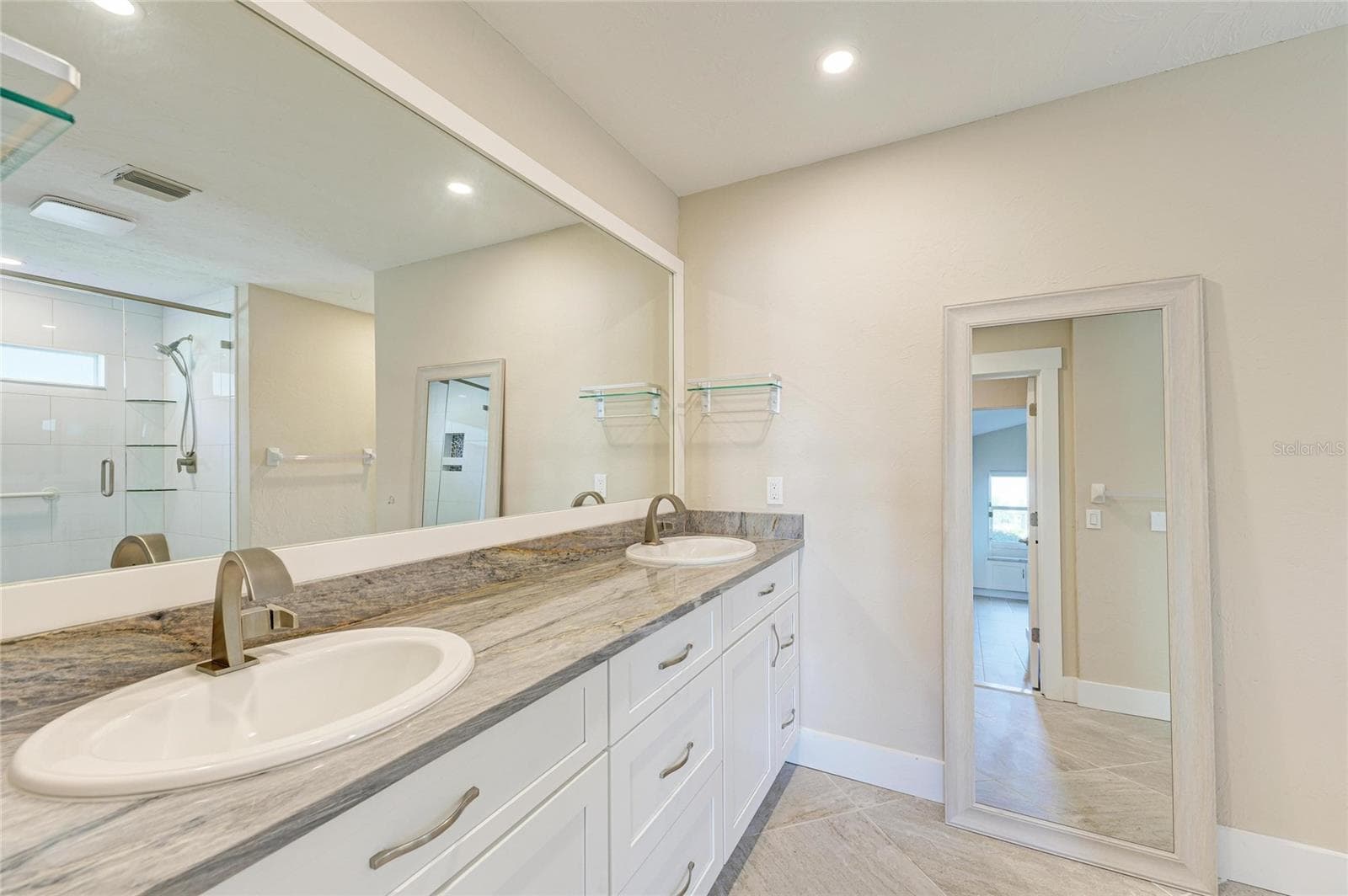 Single Family Residence at 1679 VALLEY DR, VENICE, photo 38 of 82