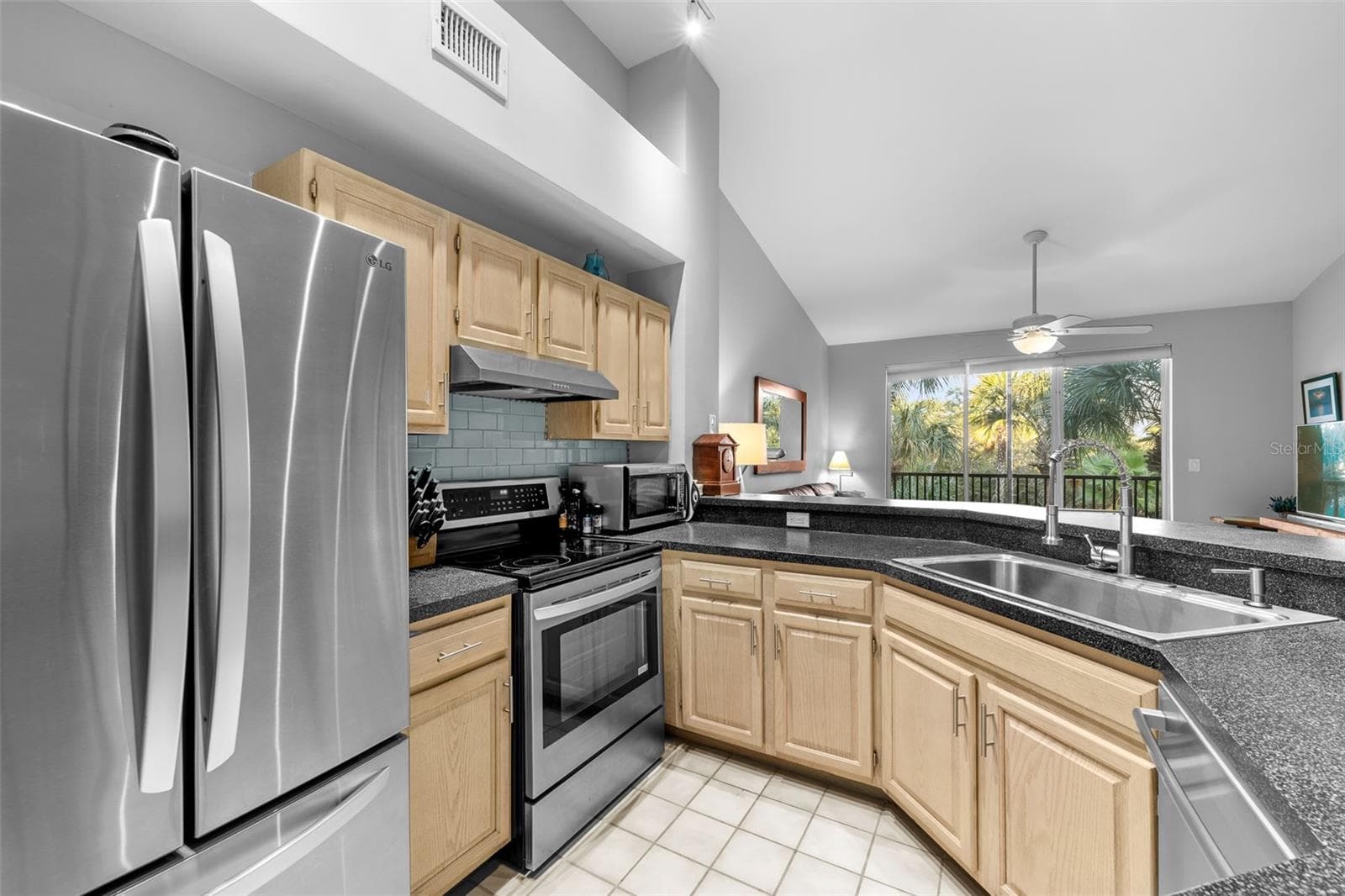 Condominium at 1037 NORMANDY TRACE RD, TAMPA, photo 14 of 74