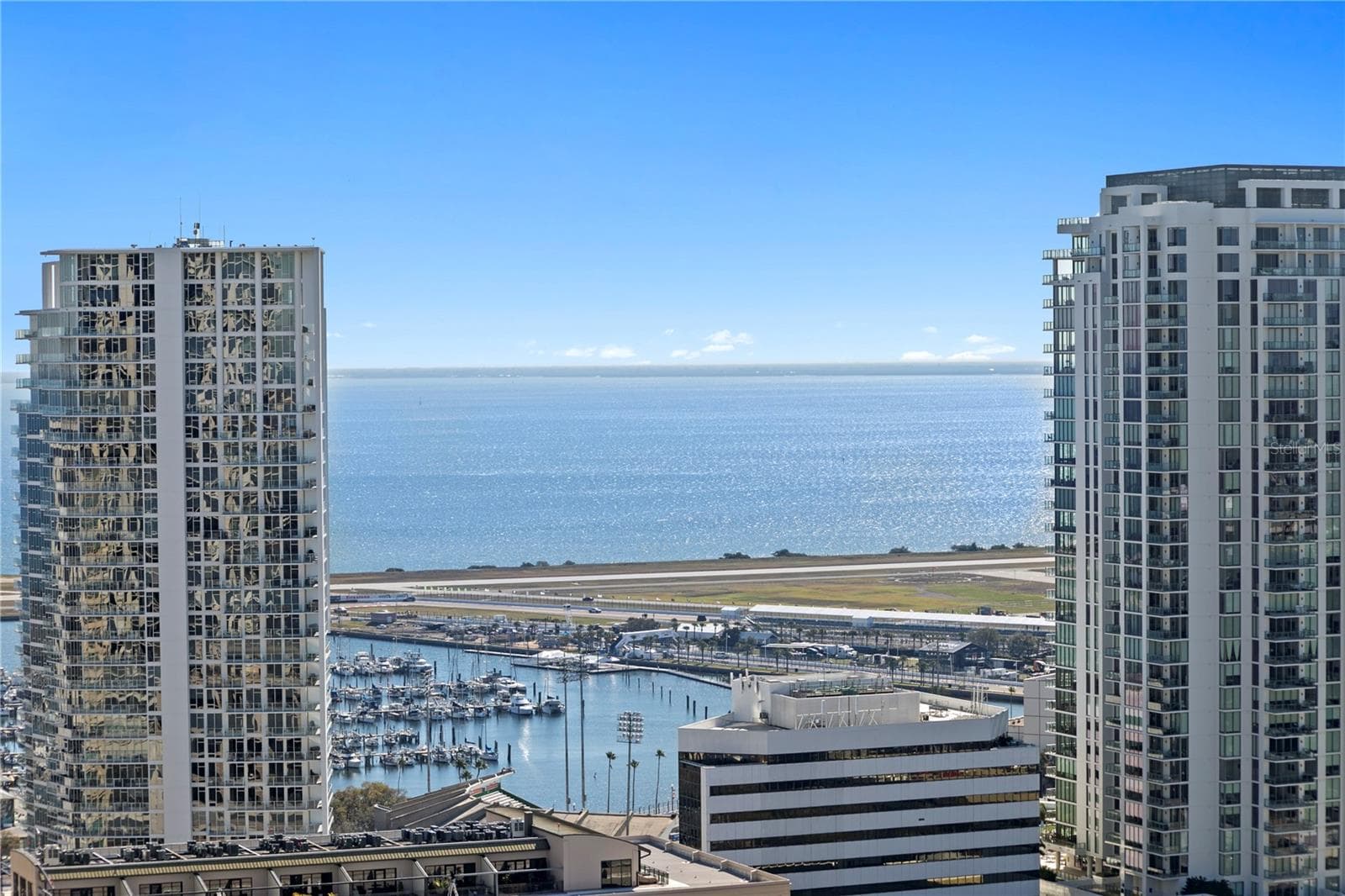 Condominium at 400 CENTRAL AVE #2806, ST PETERSBURG, photo 5 of 96