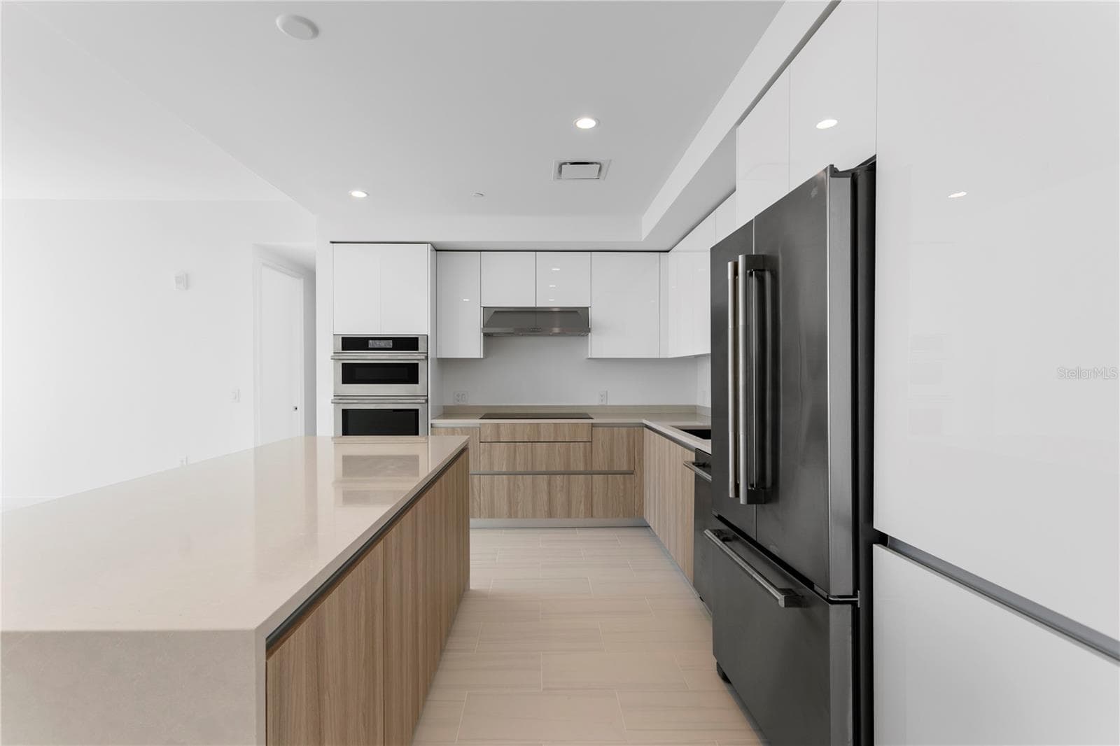 Condominium at 400 CENTRAL AVE #2806, ST PETERSBURG, photo 20 of 96