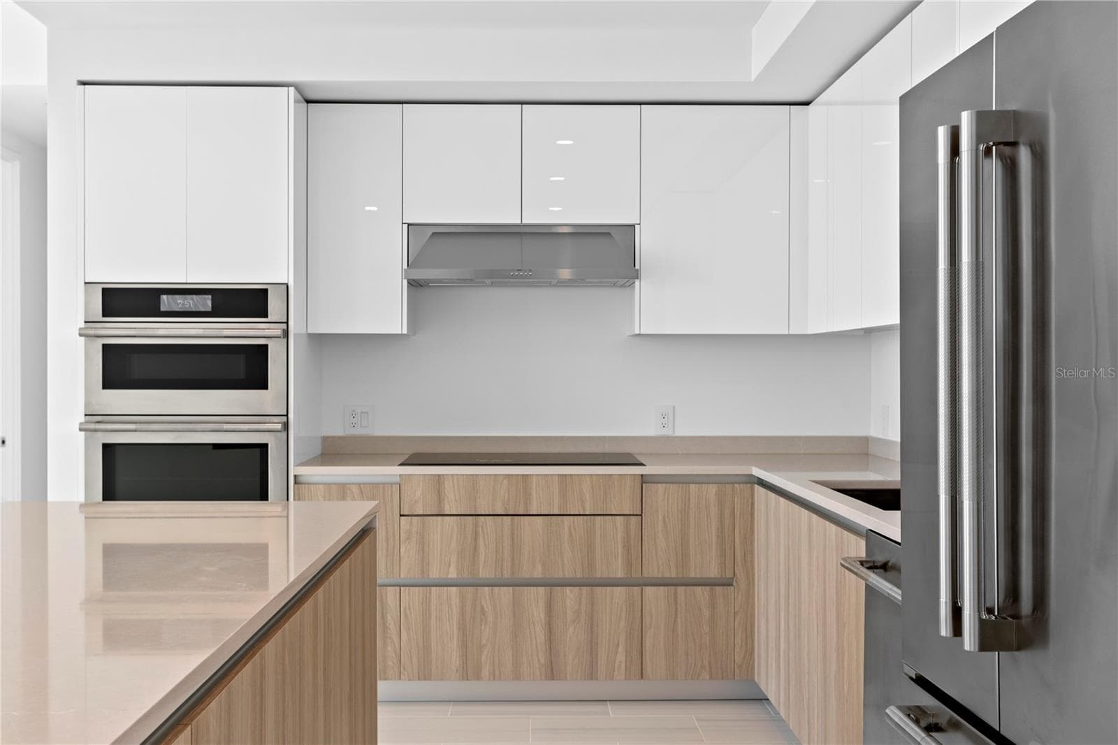 Condominium at 400 CENTRAL AVE #2806, ST PETERSBURG, photo 21 of 96