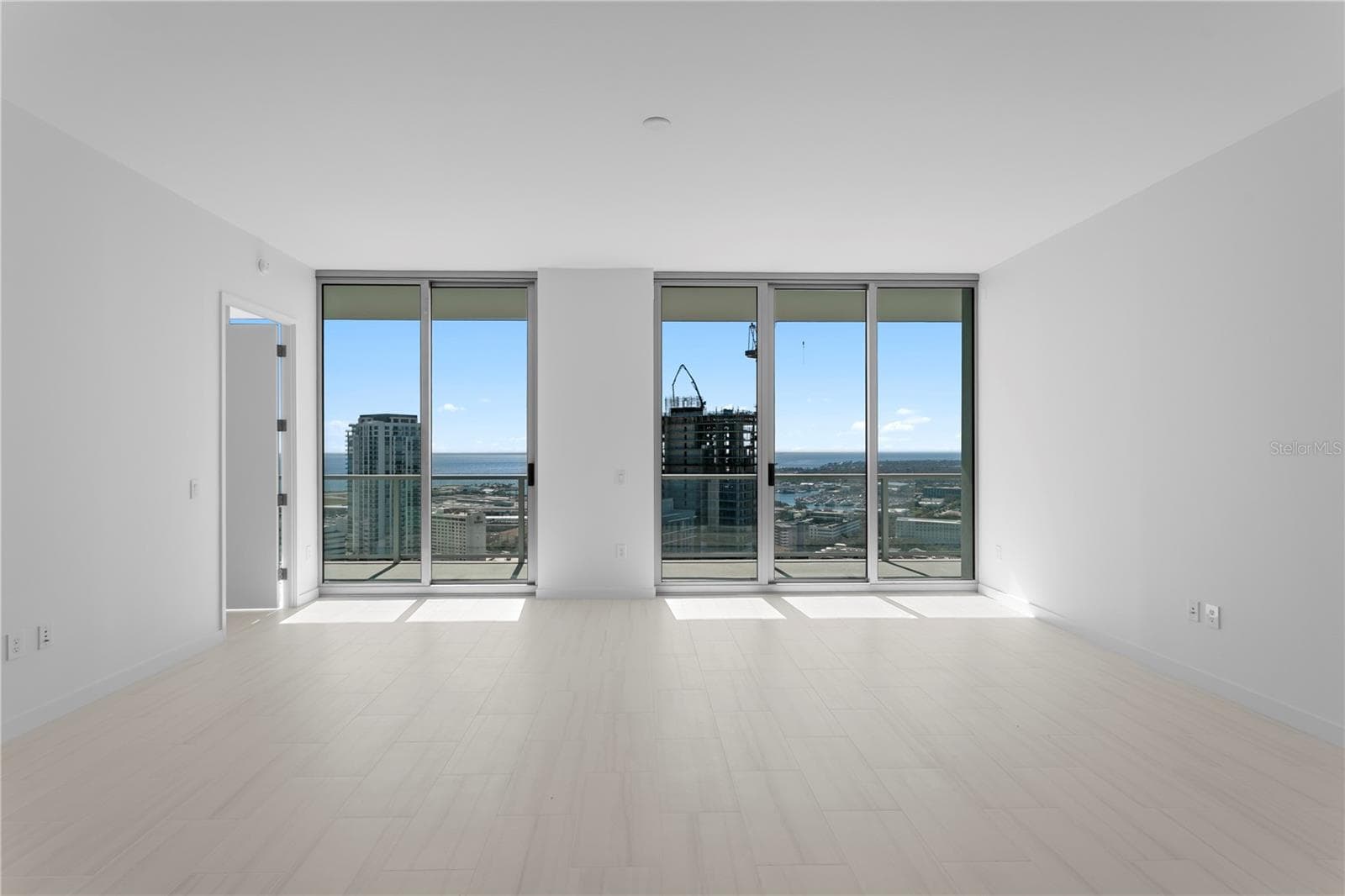 Condominium at 400 CENTRAL AVE #2806, ST PETERSBURG, photo 22 of 96