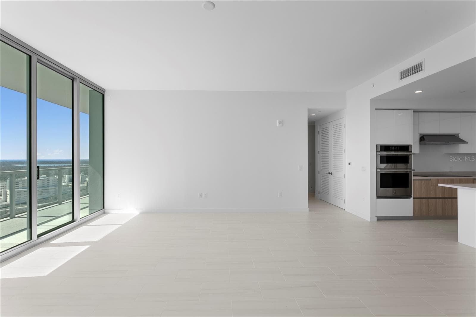 Condominium at 400 CENTRAL AVE #2806, ST PETERSBURG, photo 35 of 96