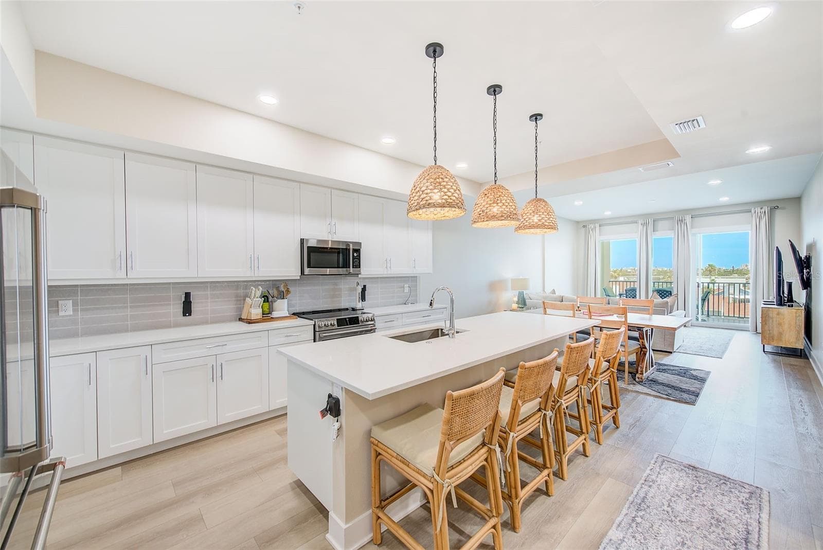 Extra large island with beautiful pendant lighting. - 400 150TH AVE #504, MADEIRA BEACH
