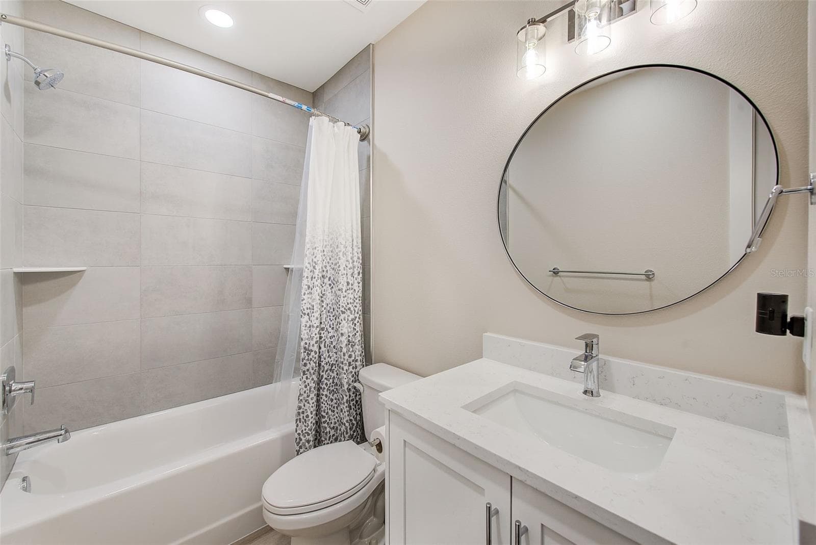 Bathroom 3 with quartz counters. - 400 150TH AVE #504, MADEIRA BEACH