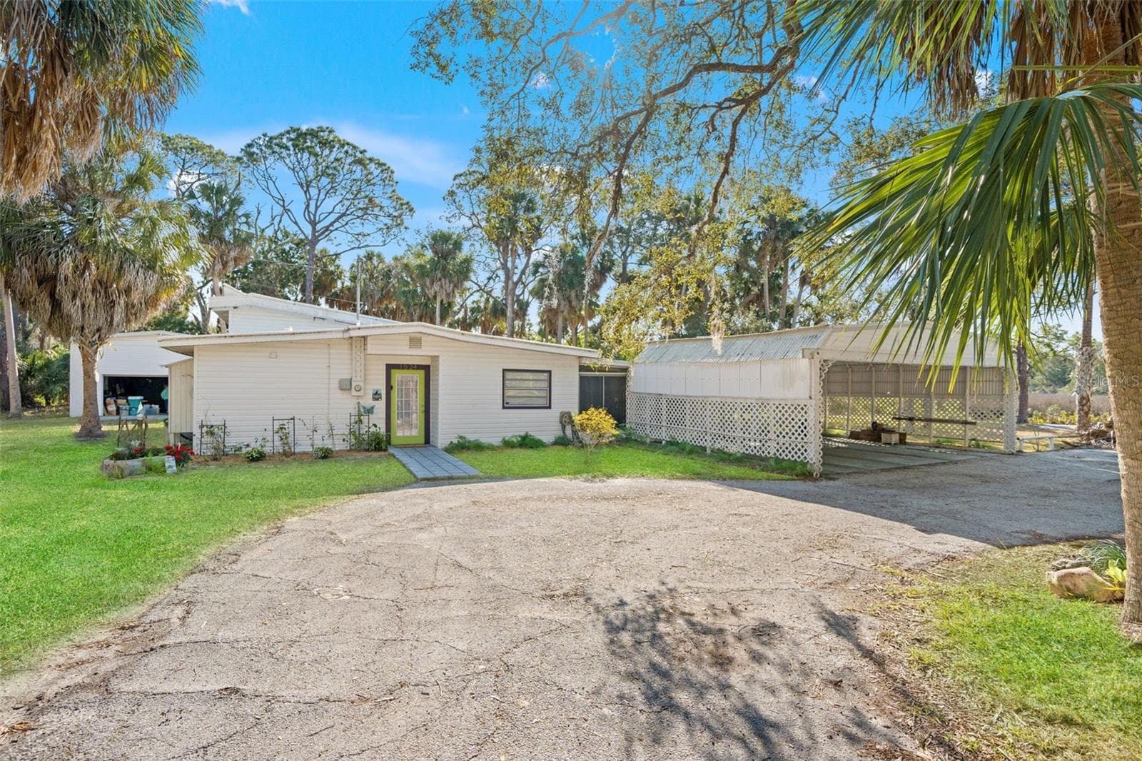 1524 INDIAN BAY RD