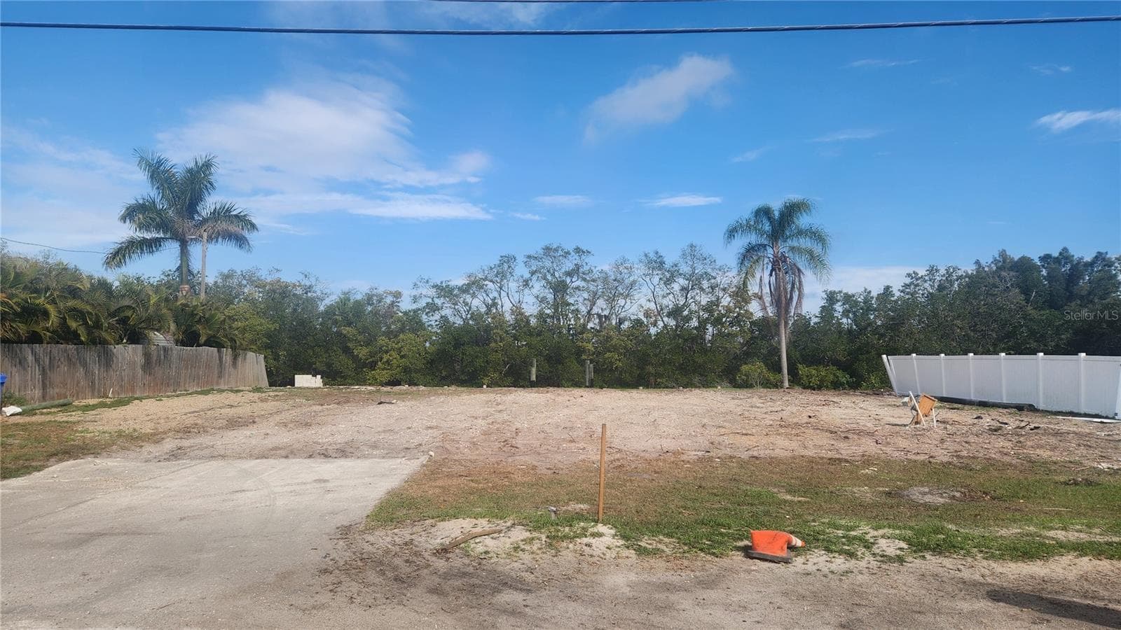 3203 W SHELL POINT RD