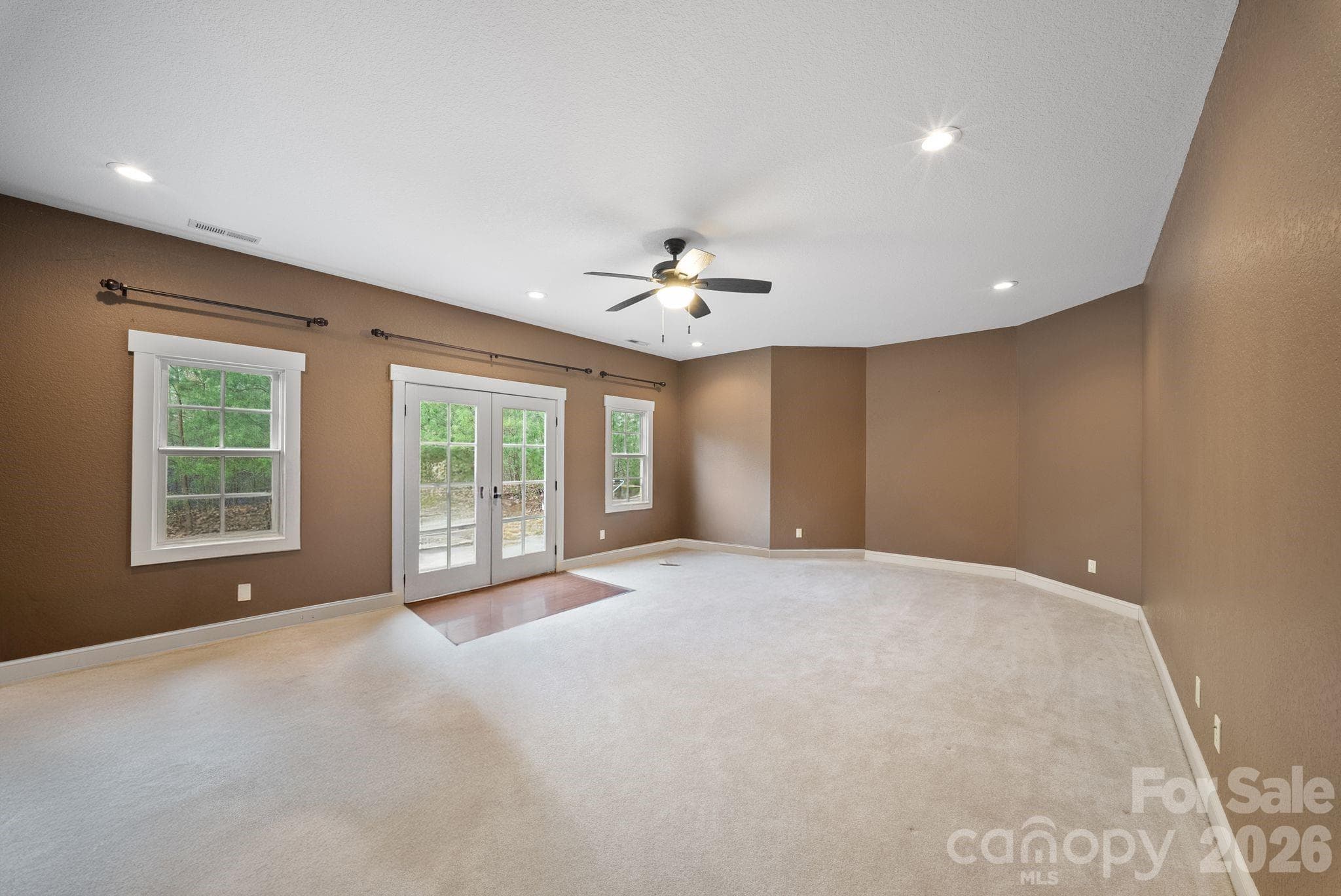 Single Family Residence at 19 Angler Trail, Asheville, photo 24 of 34