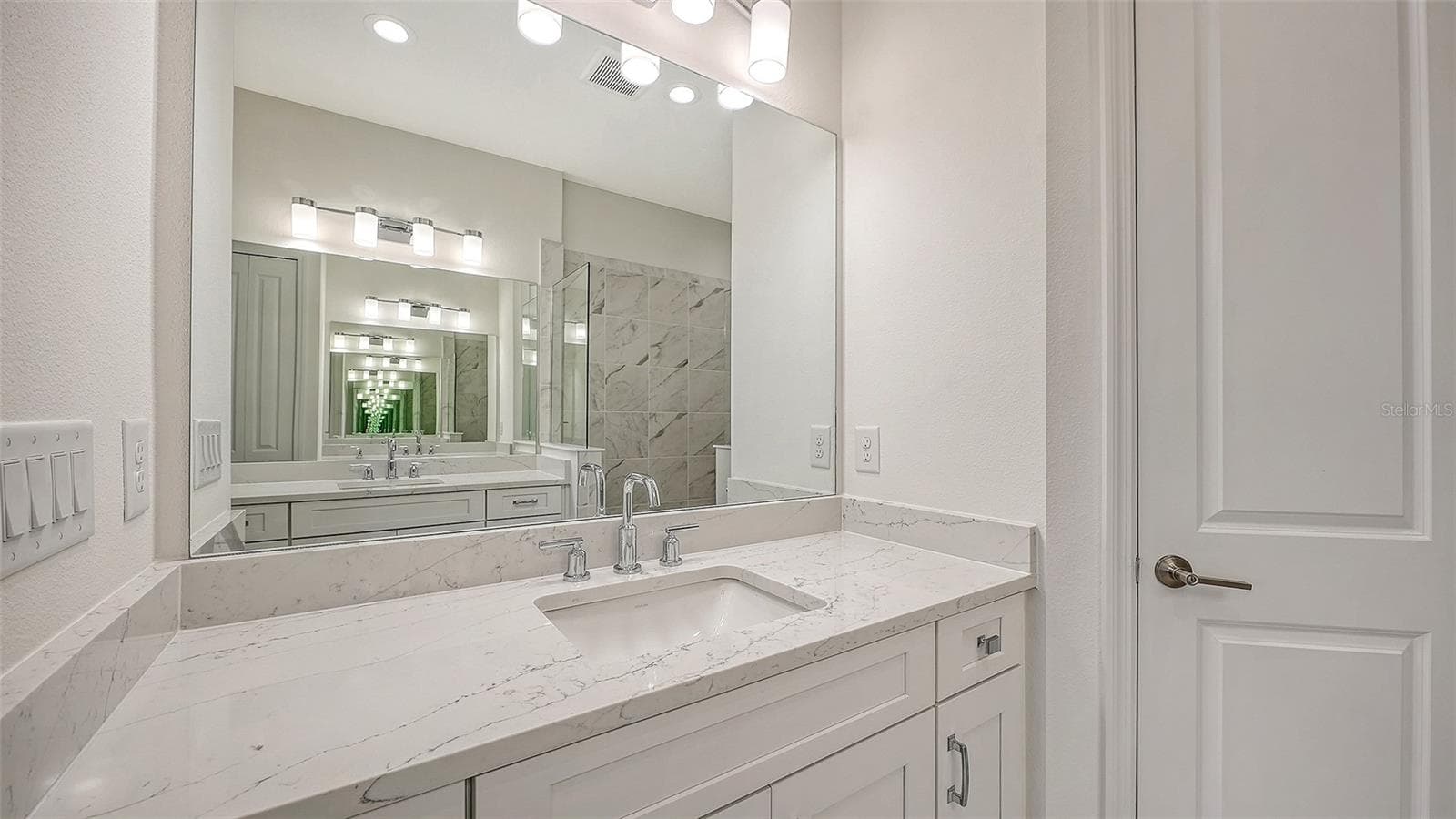 Villa at 2114 SYLVESTER PALM LN, BRADENTON, photo 21 of 51