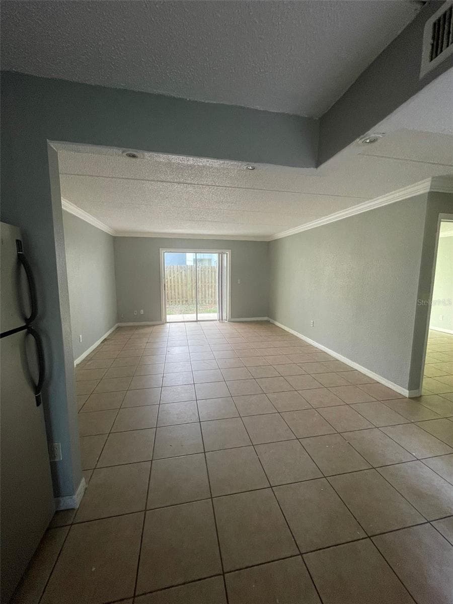 Condominium at 14413 AMERICANA CIR #105, TAMPA, photo 4 of 6
