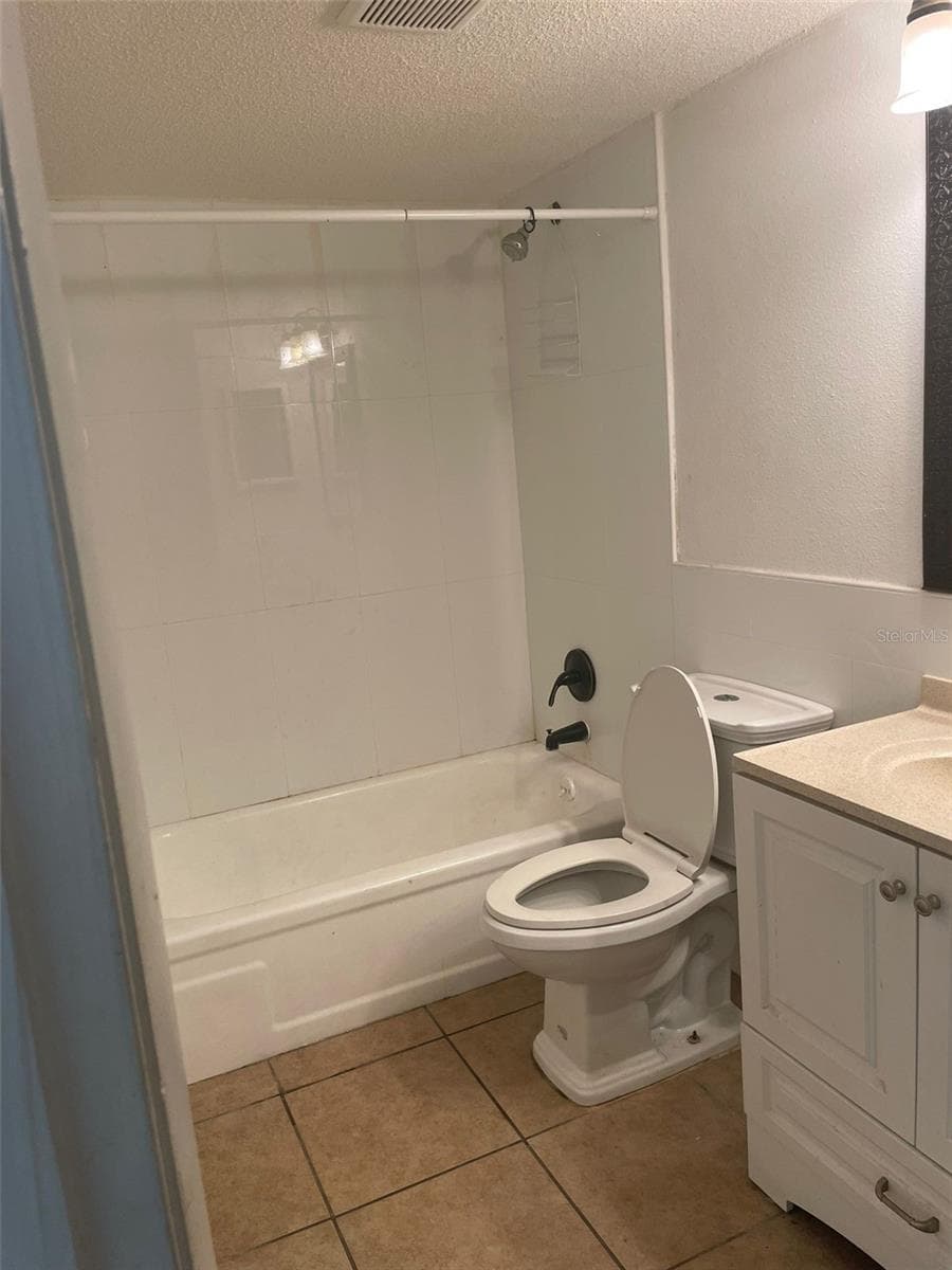Condominium at 14413 AMERICANA CIR #105, TAMPA, photo 5 of 6