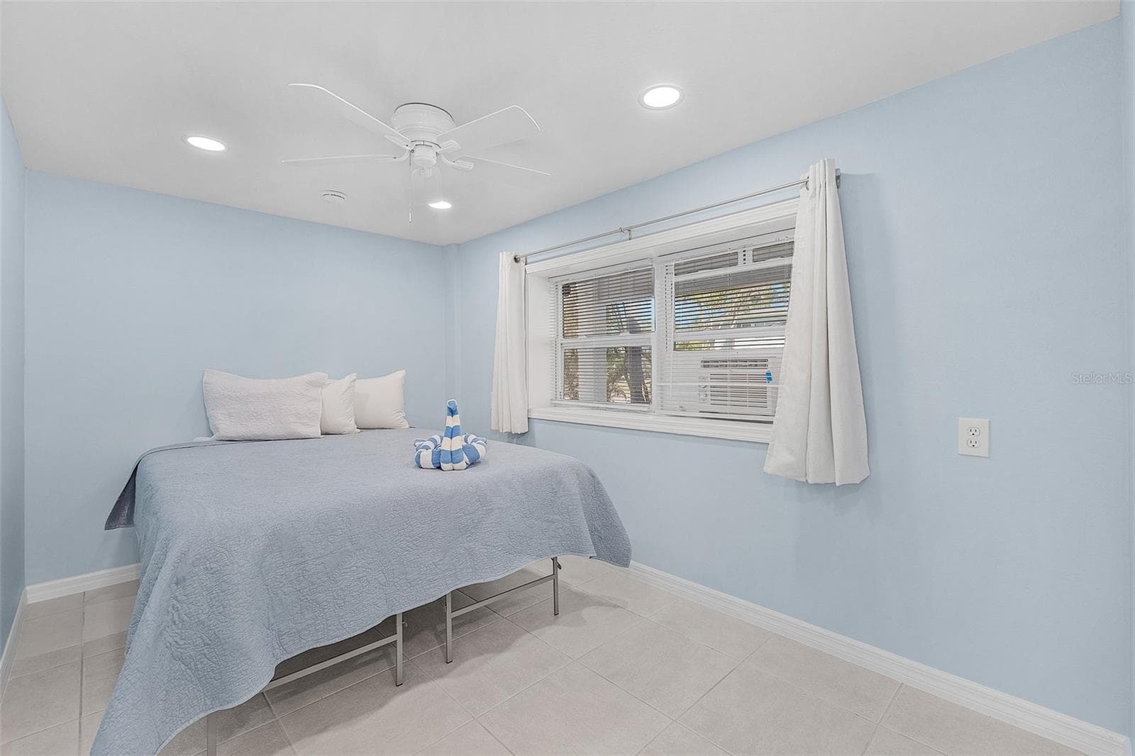 1st level bedroom - 140 BAY MAR DR, FORT MYERS BEACH