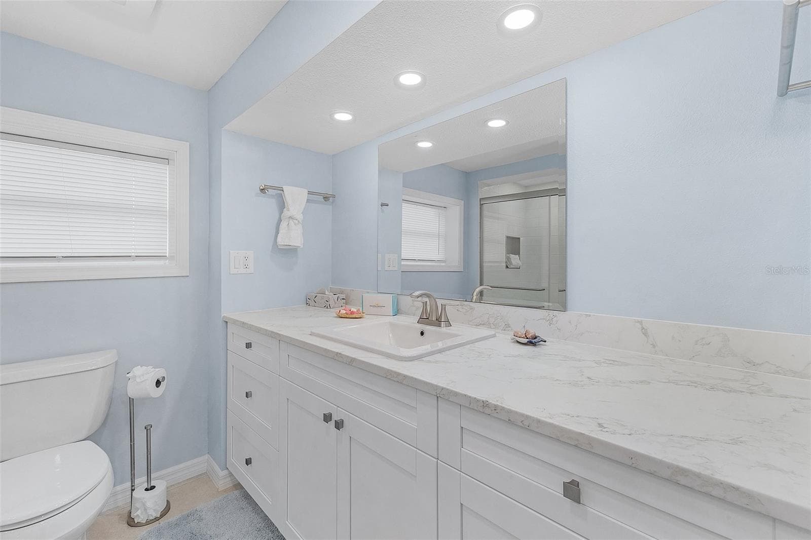 1st floor bathroom - 140 BAY MAR DR, FORT MYERS BEACH