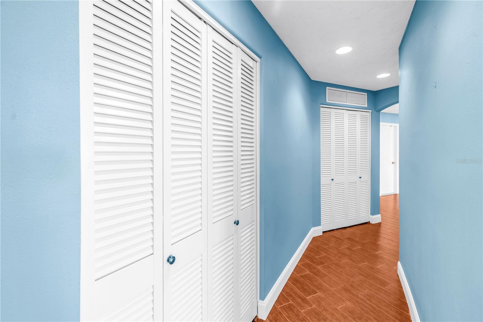 Single Family Residence at 1964 MASSACHUSETTS AVE NE, ST PETERSBURG, photo 37 of 48