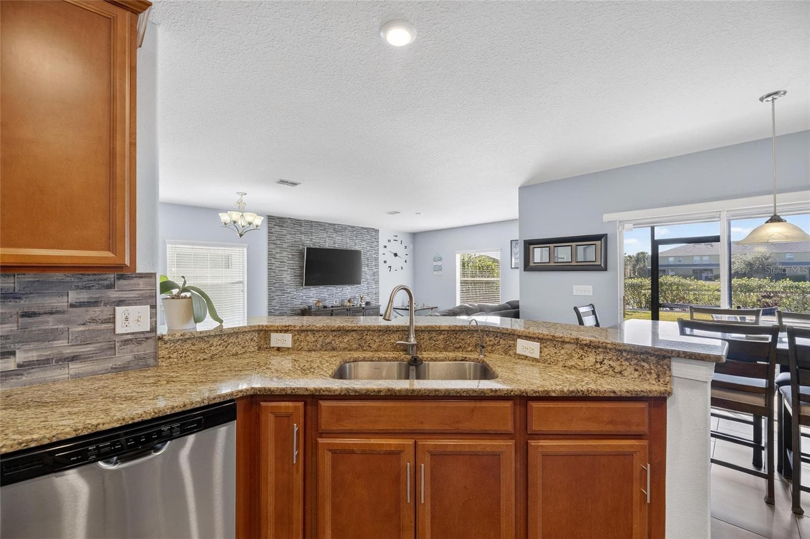 Single Family Residence at 1504 TRAILWATER ST, RUSKIN, photo 17 of 69