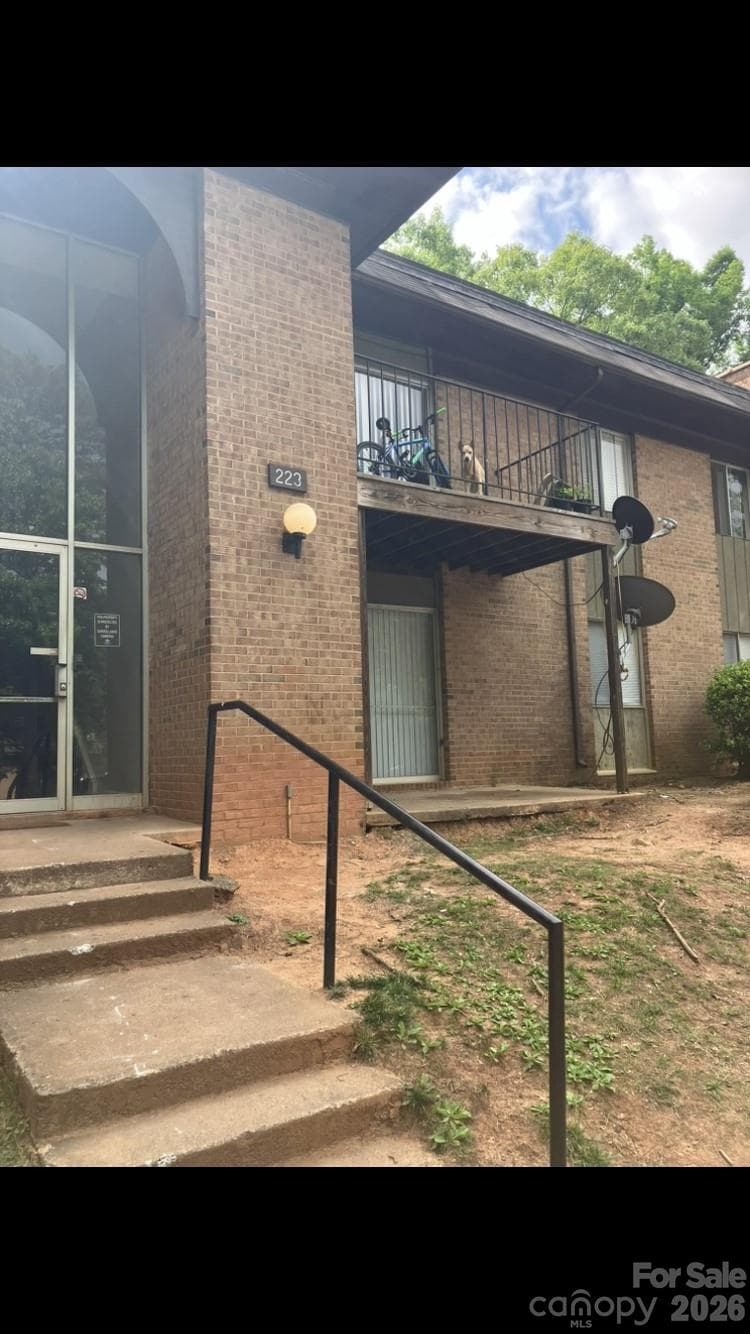 Condominium at 223 Orchard Trace Lane, Charlotte, photo 2 of 13
