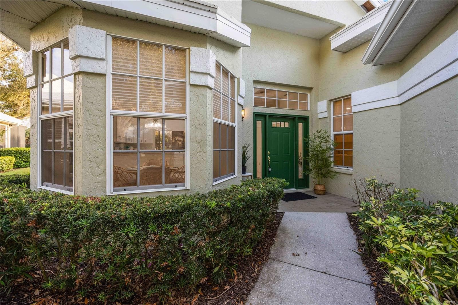547 FALLBROOK DR