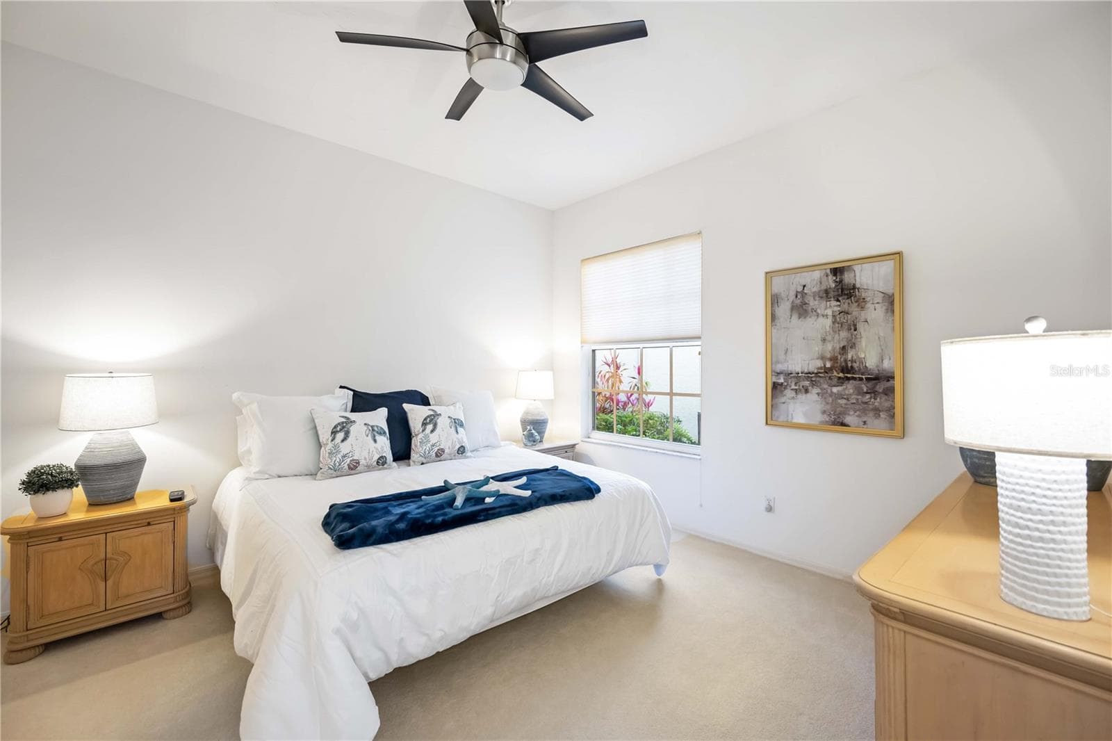 Guest bedroom - 547 FALLBROOK DR, VENICE