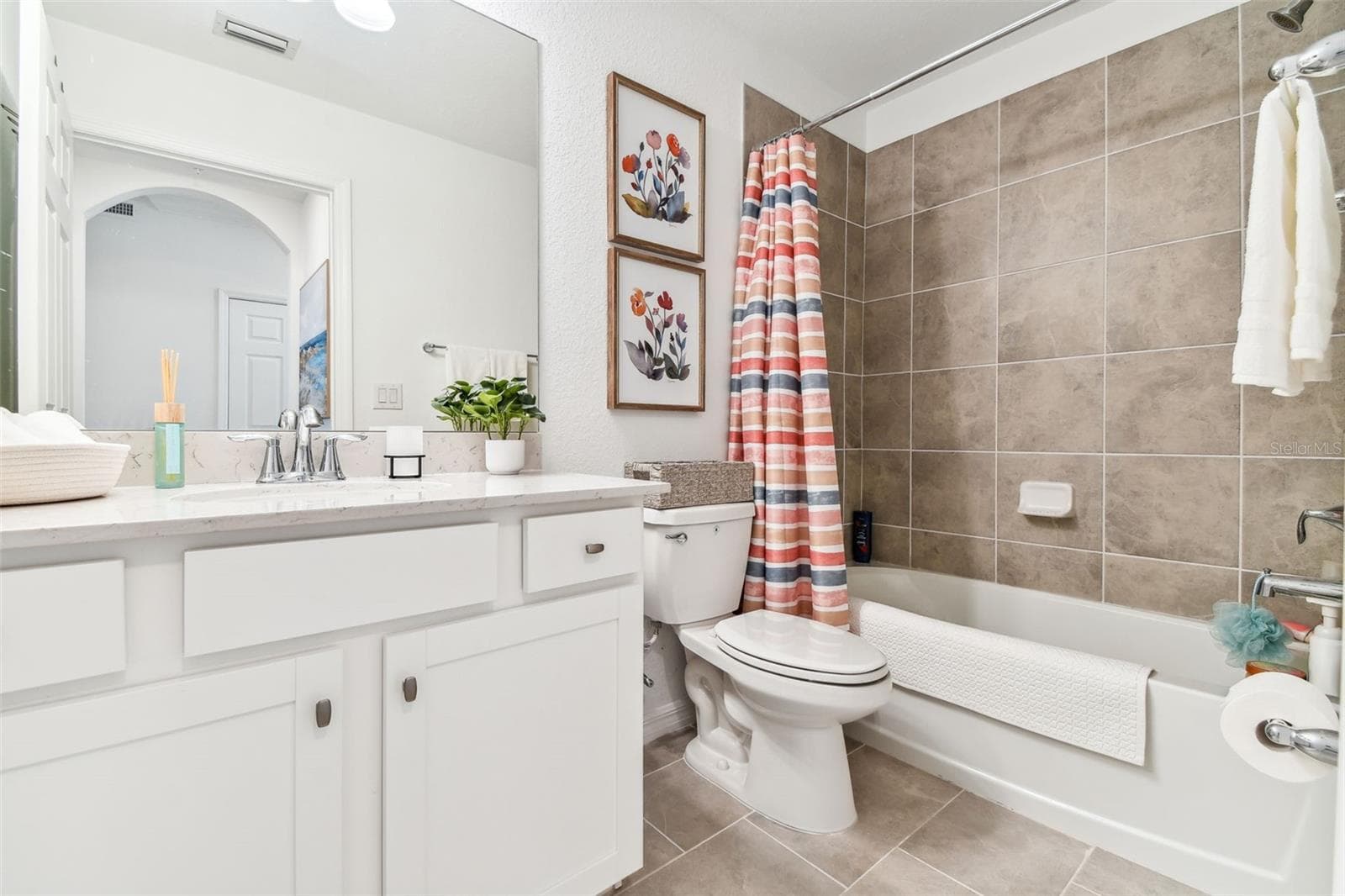 Condominium at 18114 GAWTHROP DR #106, BRADENTON, photo 29 of 63