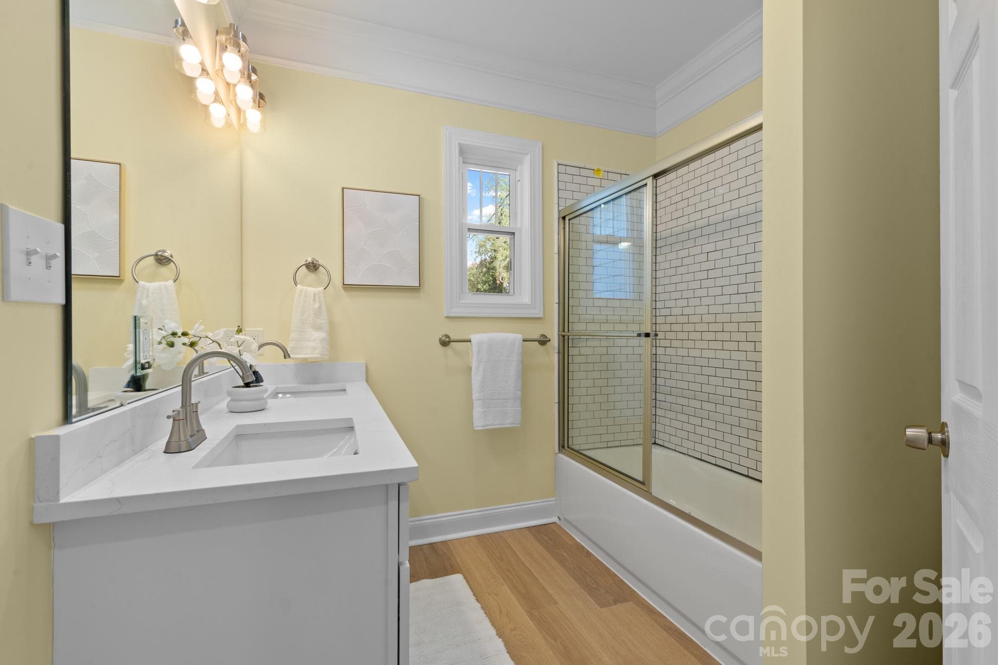 Hall bath - Lancaster