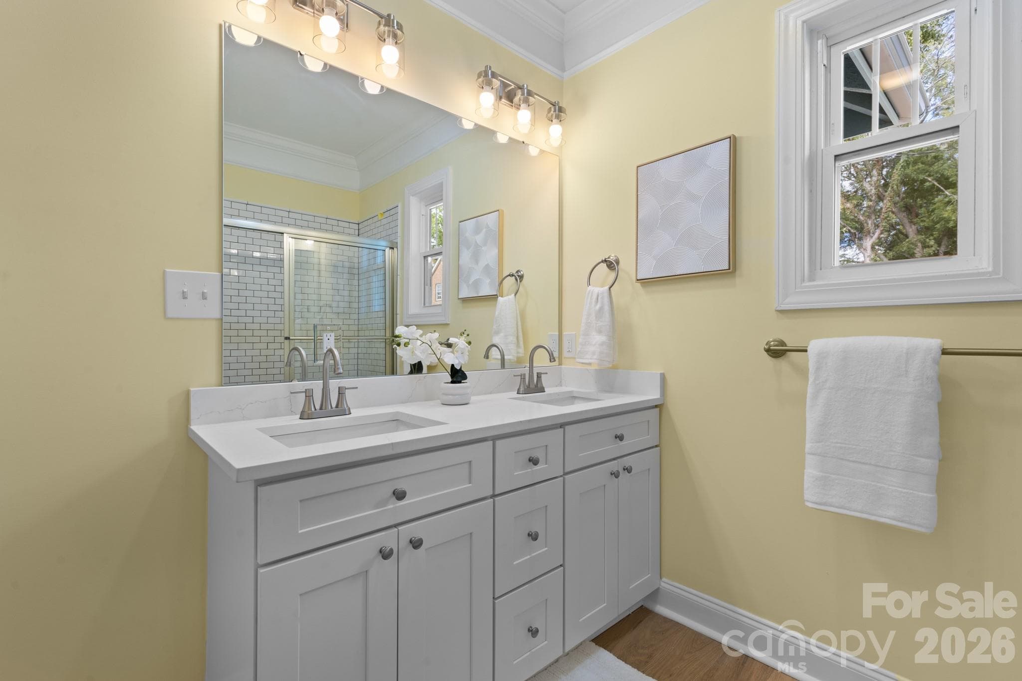 Hall bath - Lancaster