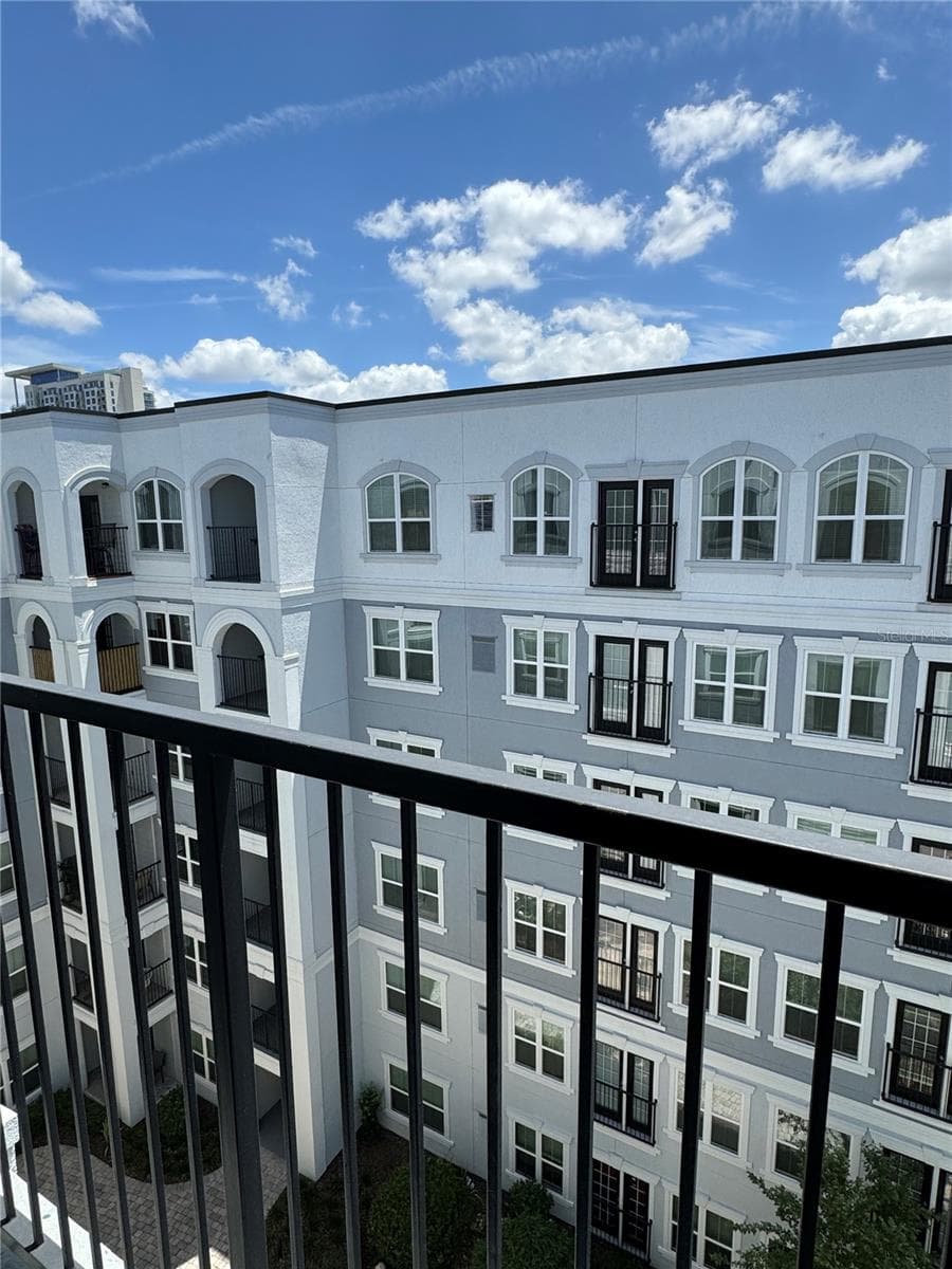 300 E SOUTH ST #6004