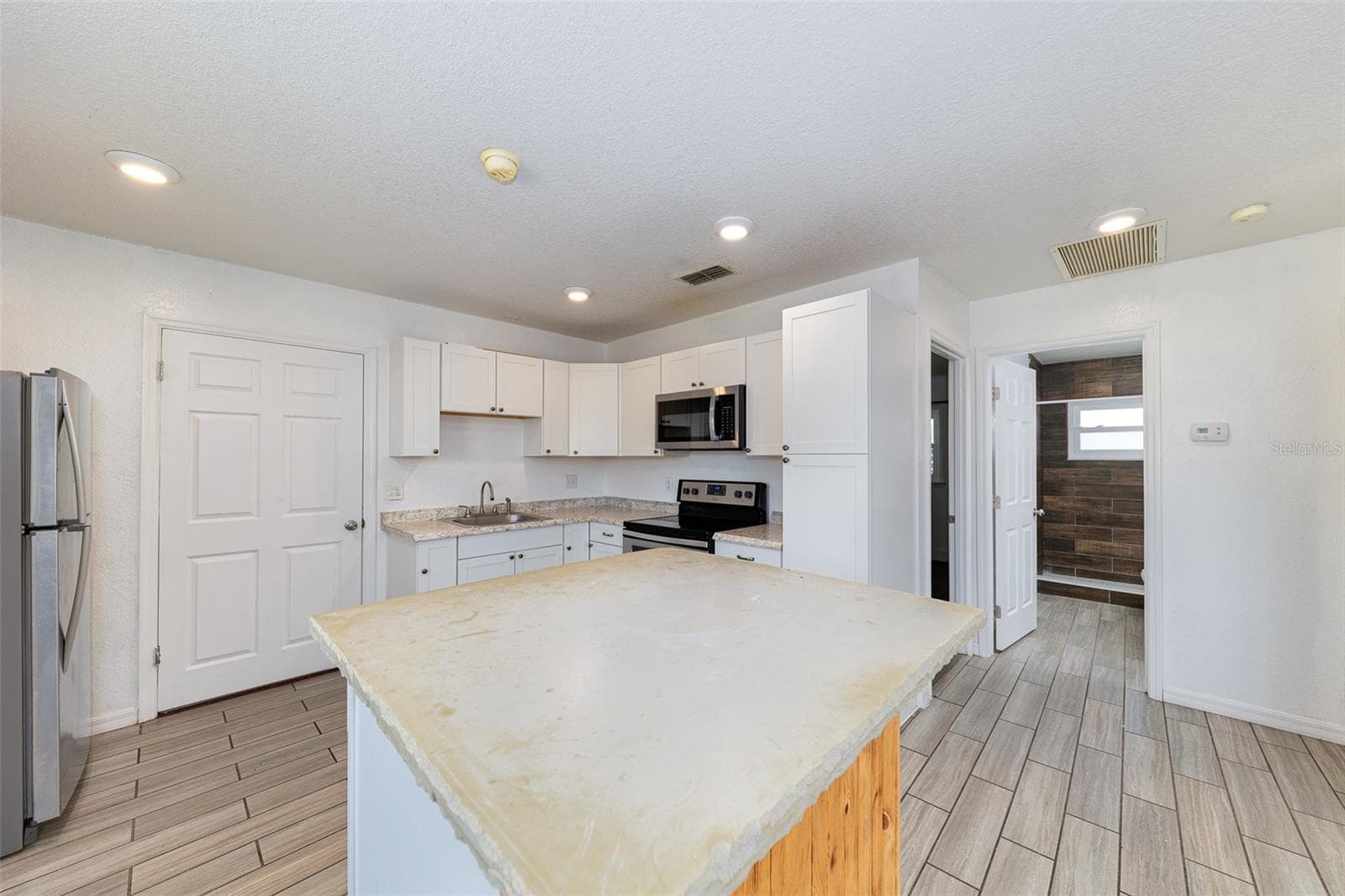 Single Family Residence at 9782 SE 157TH LN, SUMMERFIELD, photo 12 of 22