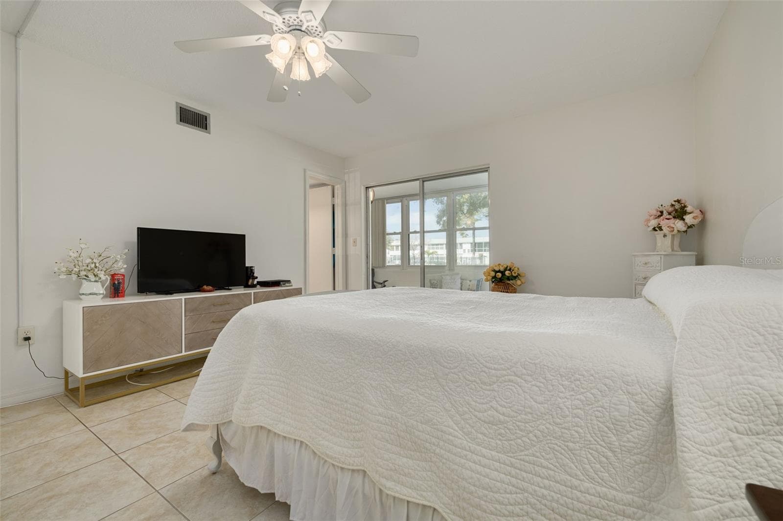 Condominium at 1001 77TH AVE N #112, ST PETERSBURG, photo 6 of 34