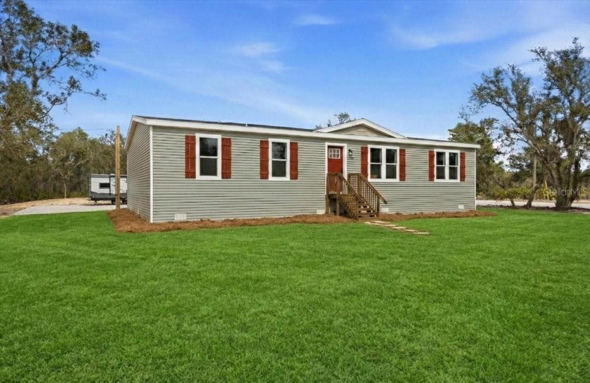 Manufactured Home at 4510 CROWS BLUFF AVE, LAKE WALES, photo 8 of 35