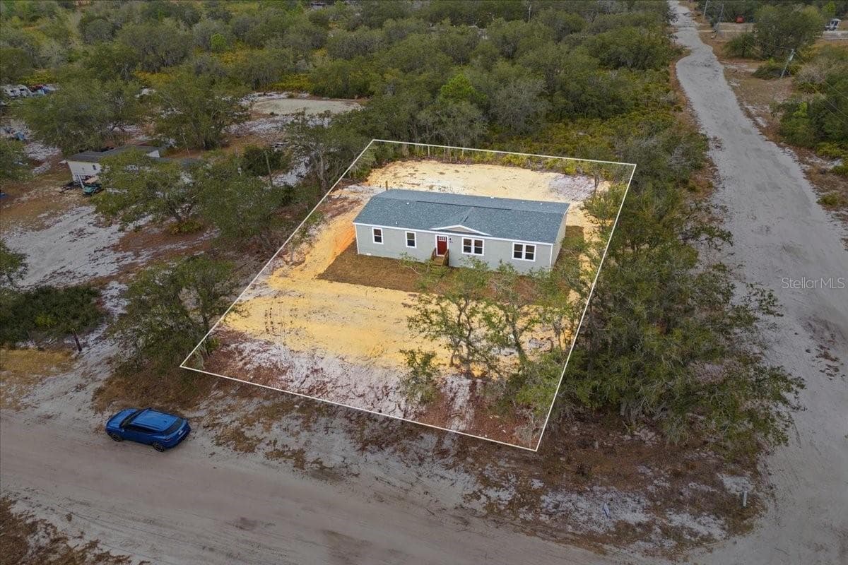 Manufactured Home at 4510 CROWS BLUFF AVE, LAKE WALES, photo 5 of 35