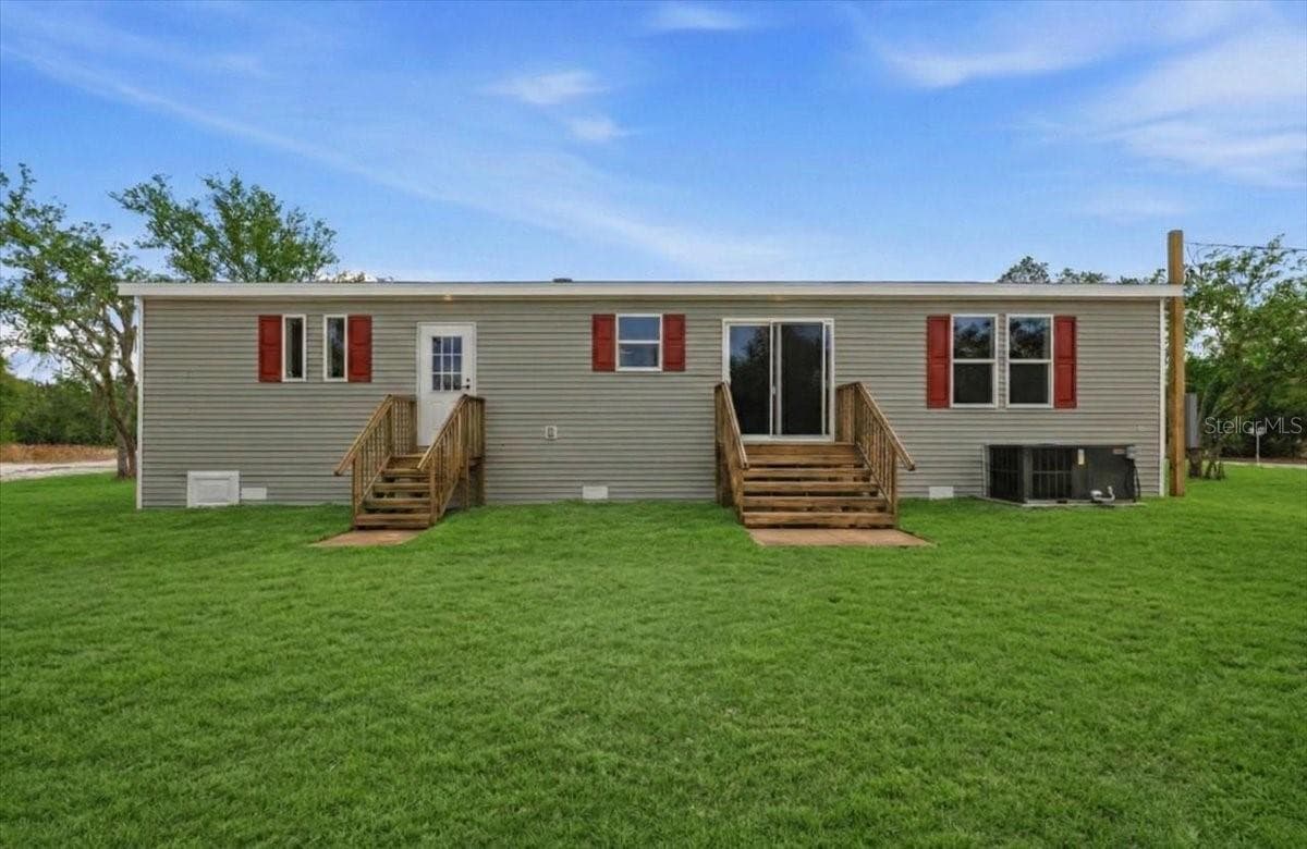 Manufactured Home at 4510 CROWS BLUFF AVE, LAKE WALES, photo 11 of 35