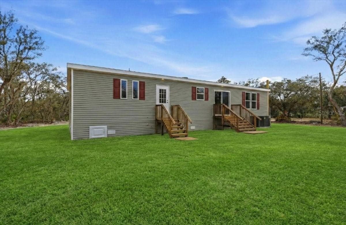 Manufactured Home at 4510 CROWS BLUFF AVE, LAKE WALES, photo 12 of 35