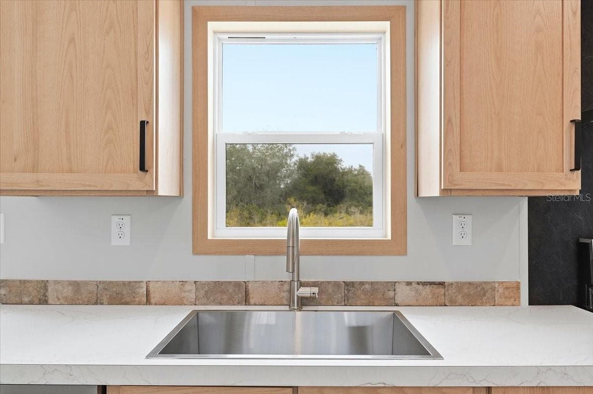Manufactured Home at 4510 CROWS BLUFF AVE, LAKE WALES, photo 18 of 35
