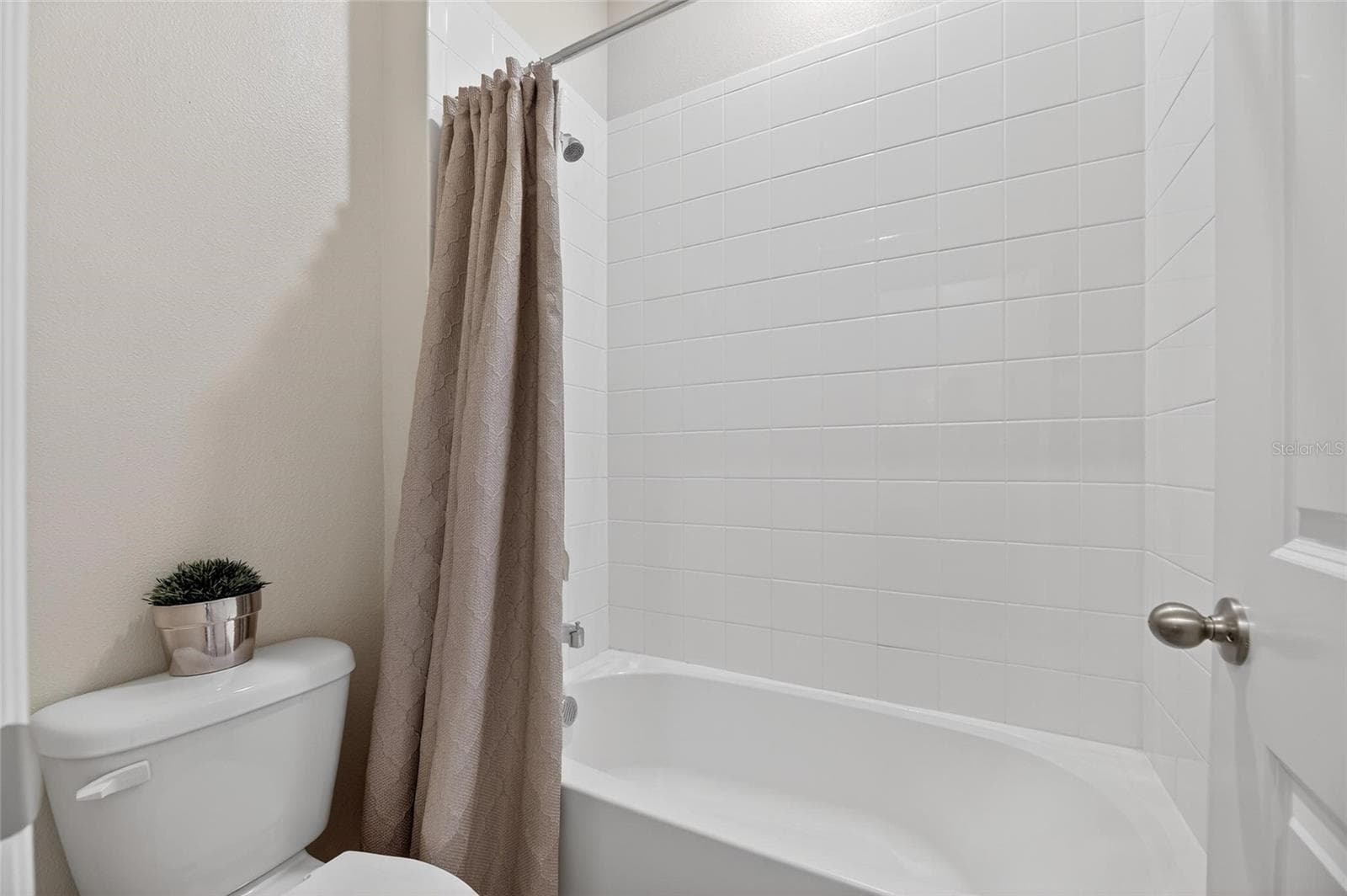 Single Family Residence at 446 6TH AVE NW, RUSKIN, photo 24 of 44