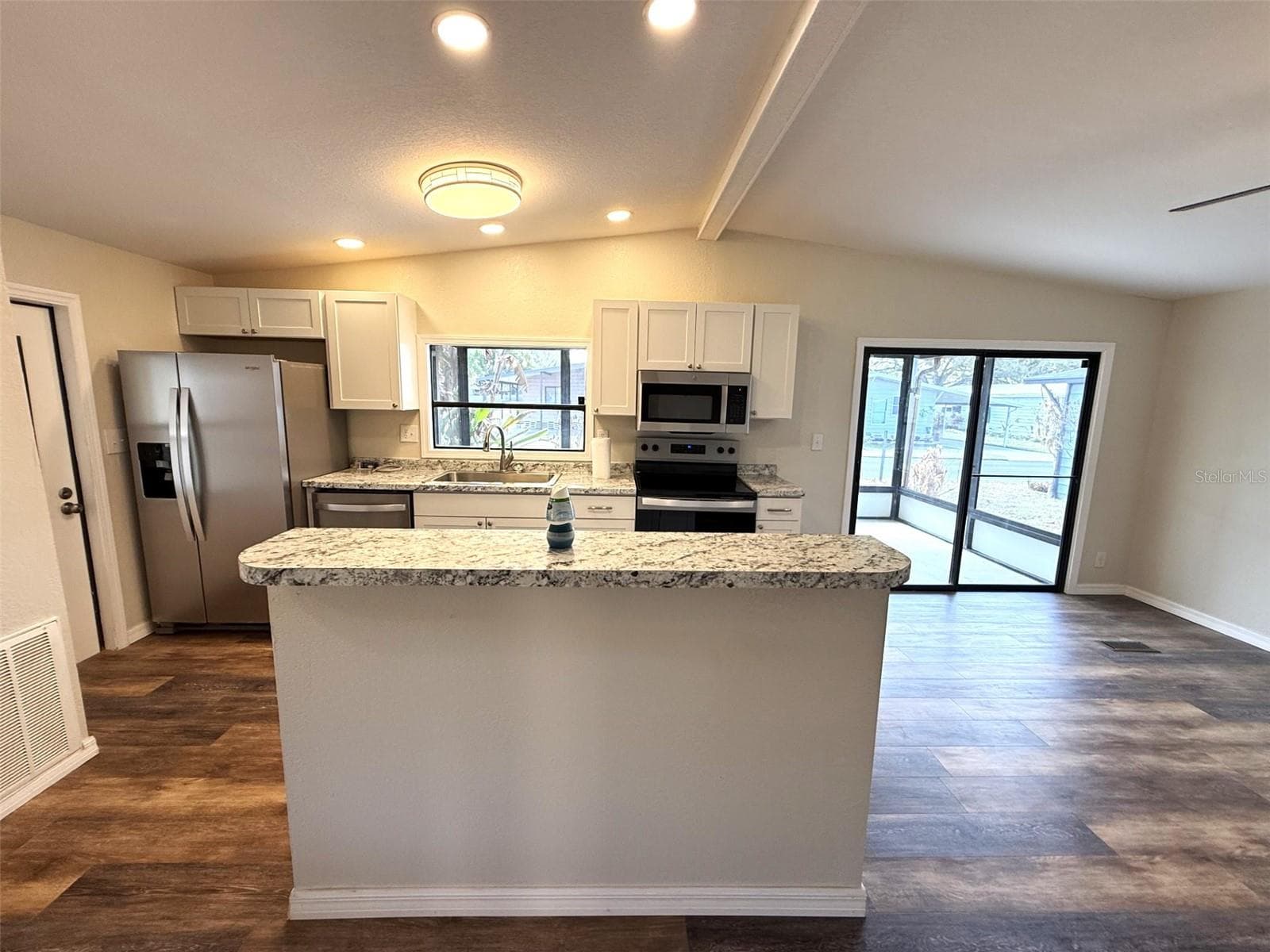 Manufactured Home at 2055 S FLORAL AVE #214, BARTOW, photo 2 of 25
