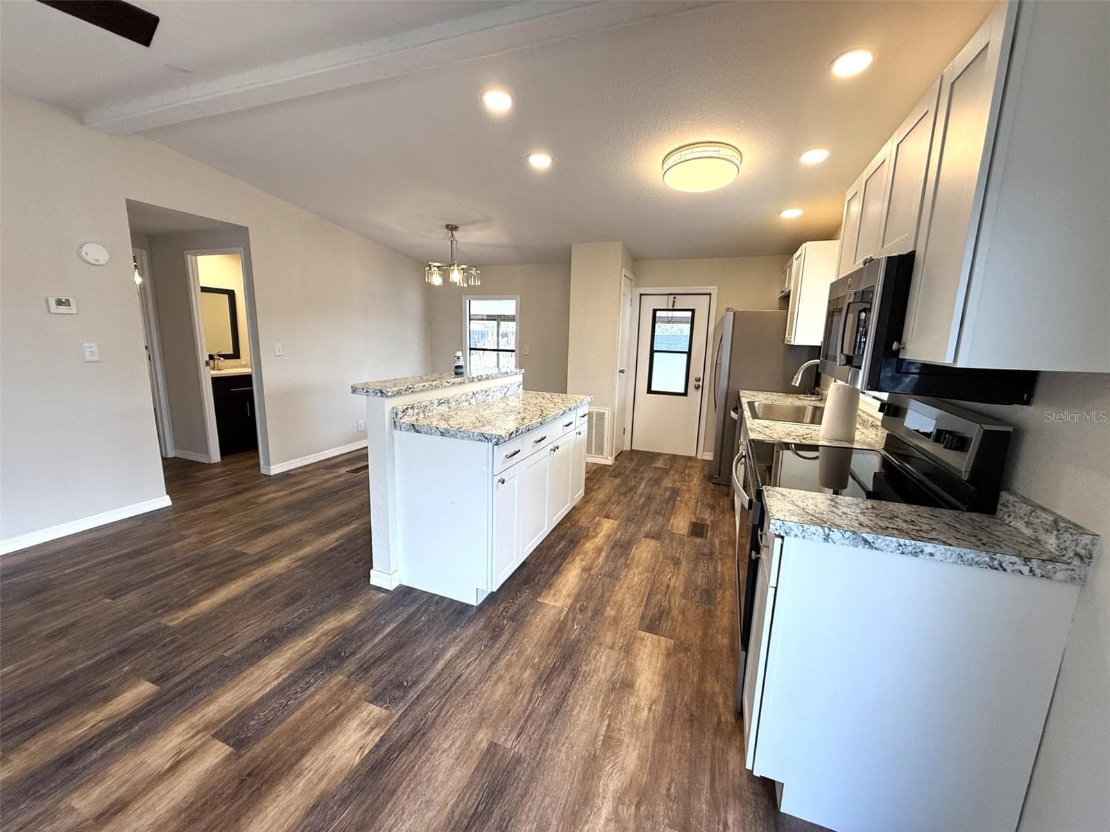 Manufactured Home at 2055 S FLORAL AVE #214, BARTOW, photo 4 of 25
