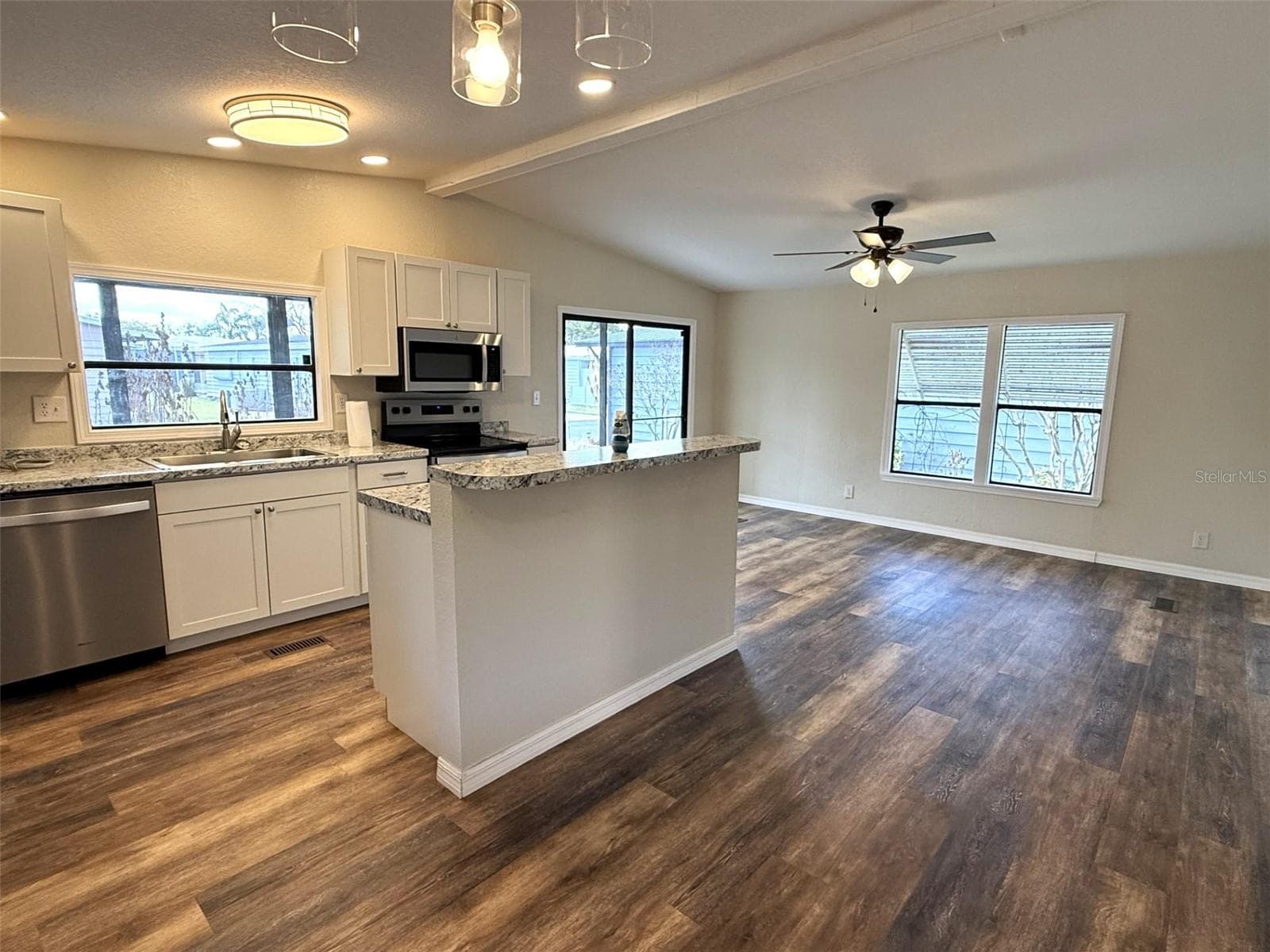 Manufactured Home at 2055 S FLORAL AVE #214, BARTOW, photo 5 of 25