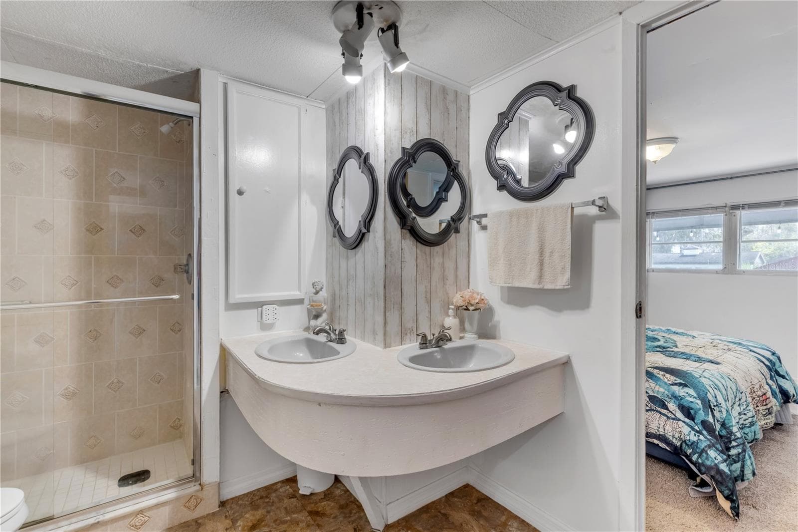 Master Bath - 201 GARY AVE, OAK HILL